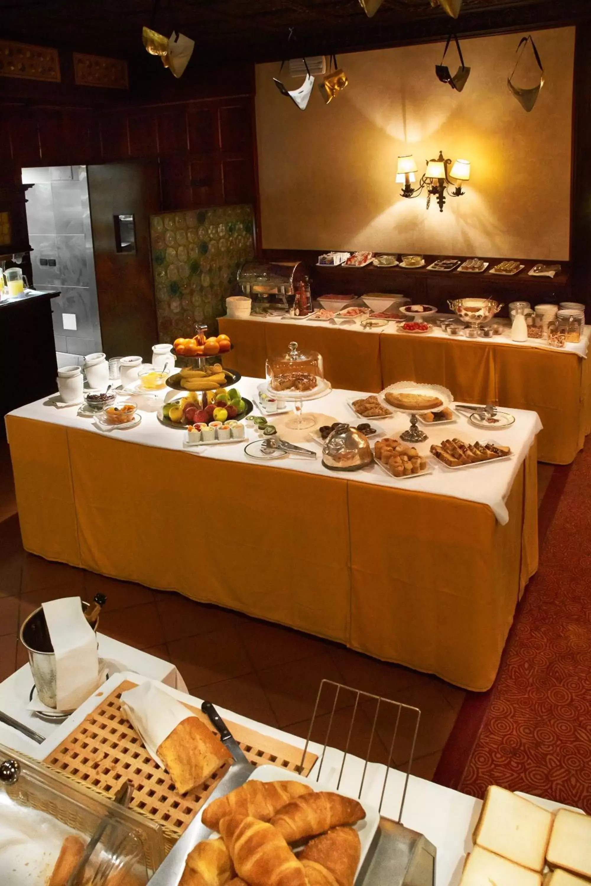 Food in Hotel Saturnia & International Food in Hotel Saturnia & International