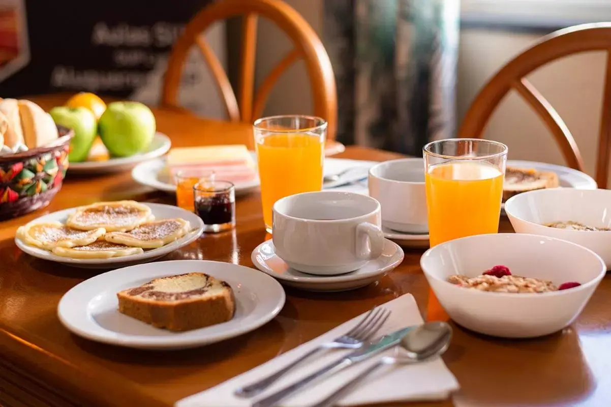 Breakfast in The Blue Bamboo Hotel - Duna Parque Group