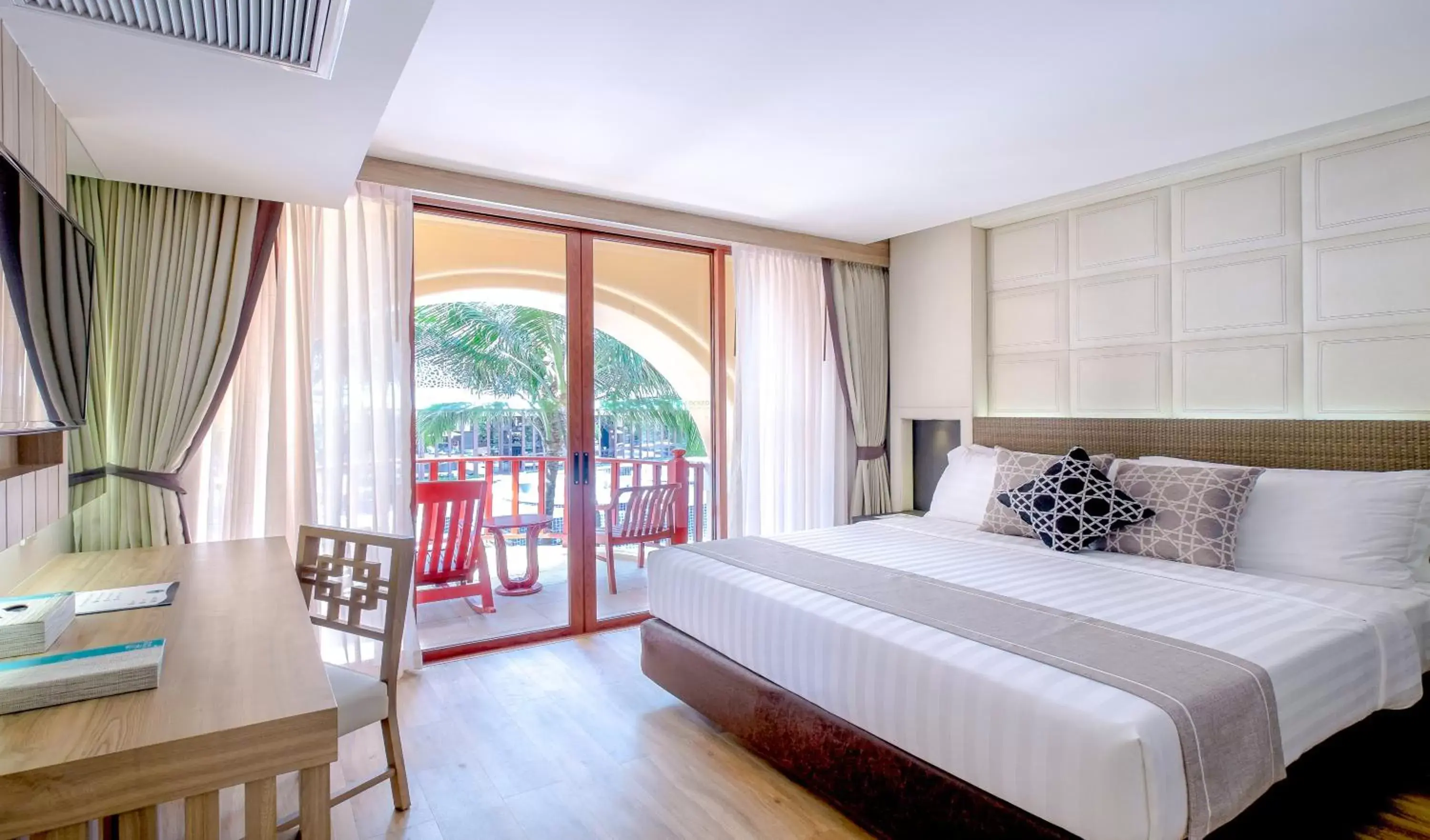 Bedroom, Bed in Phuket Graceland Resort and Spa - SHA Extra Plus