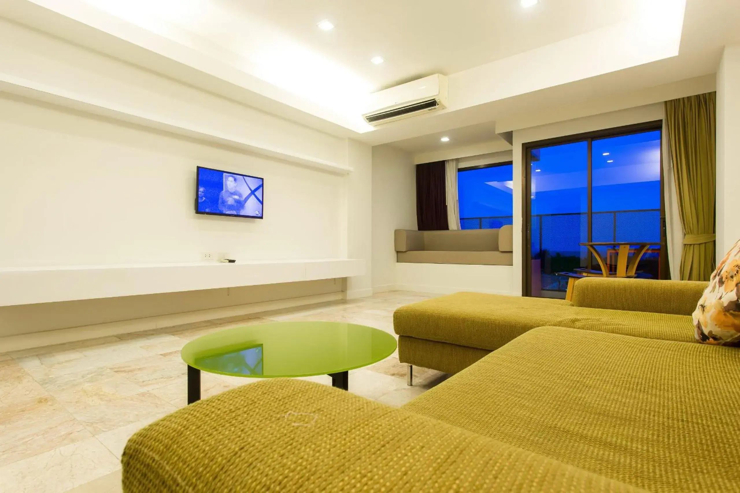 Living room, Seating Area in Samui Verticolor