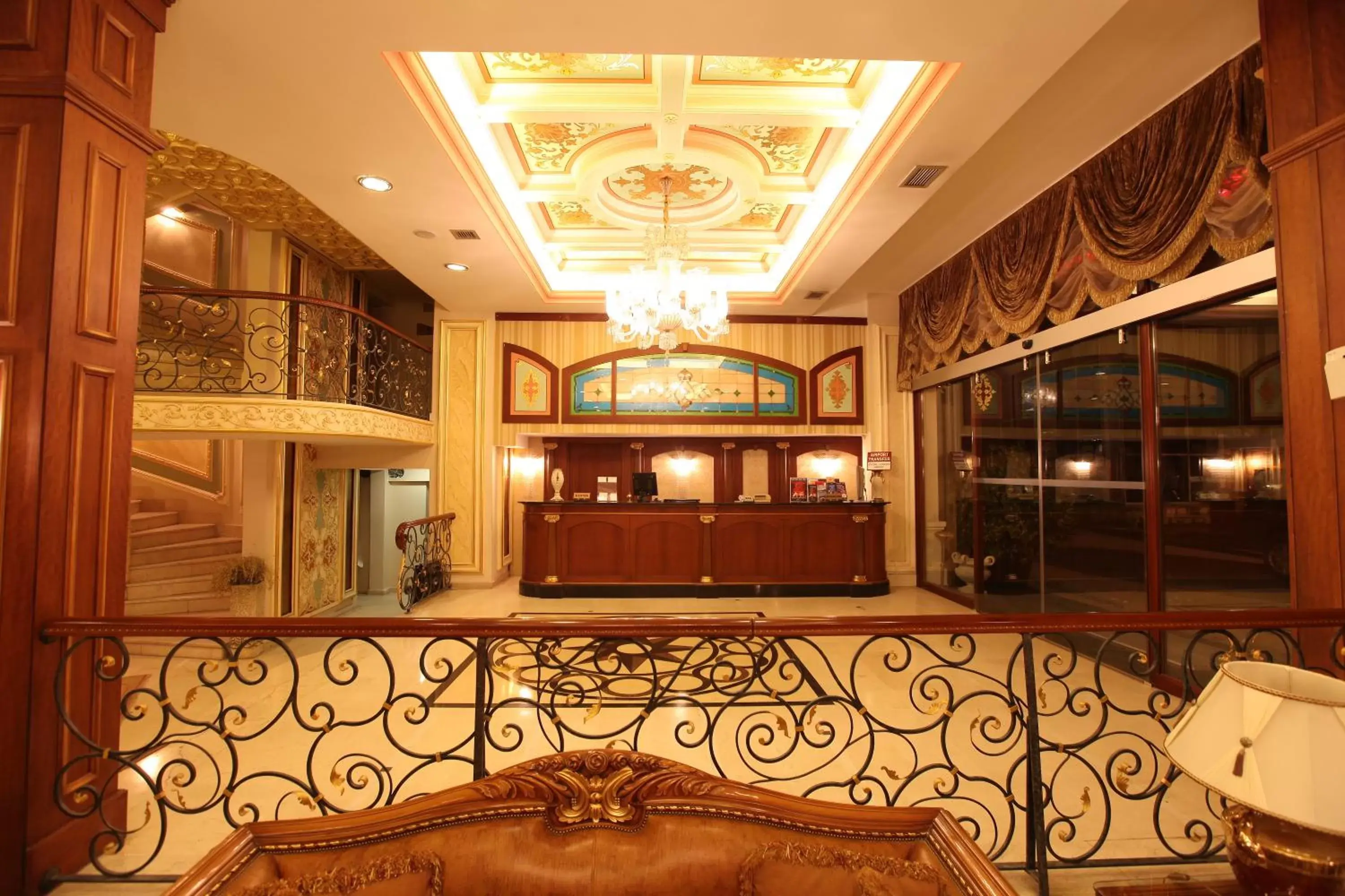 Night, Lobby/Reception in Deluxe Golden Horn Sultanahmet Hotel