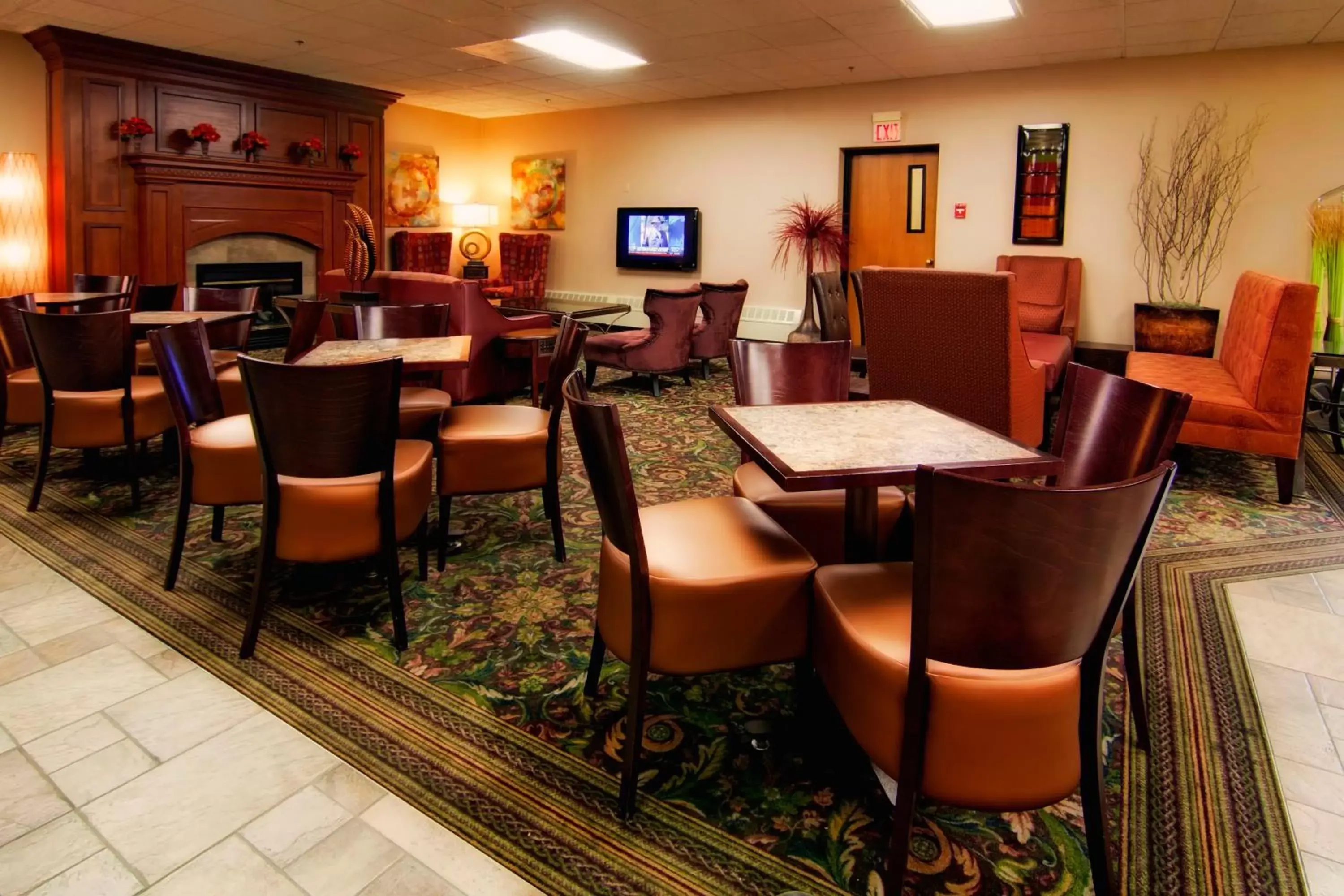 Lobby or reception, Restaurant/Places to Eat in Centerstone Plaza Hotel Soldiers Field - Mayo Clinic Area