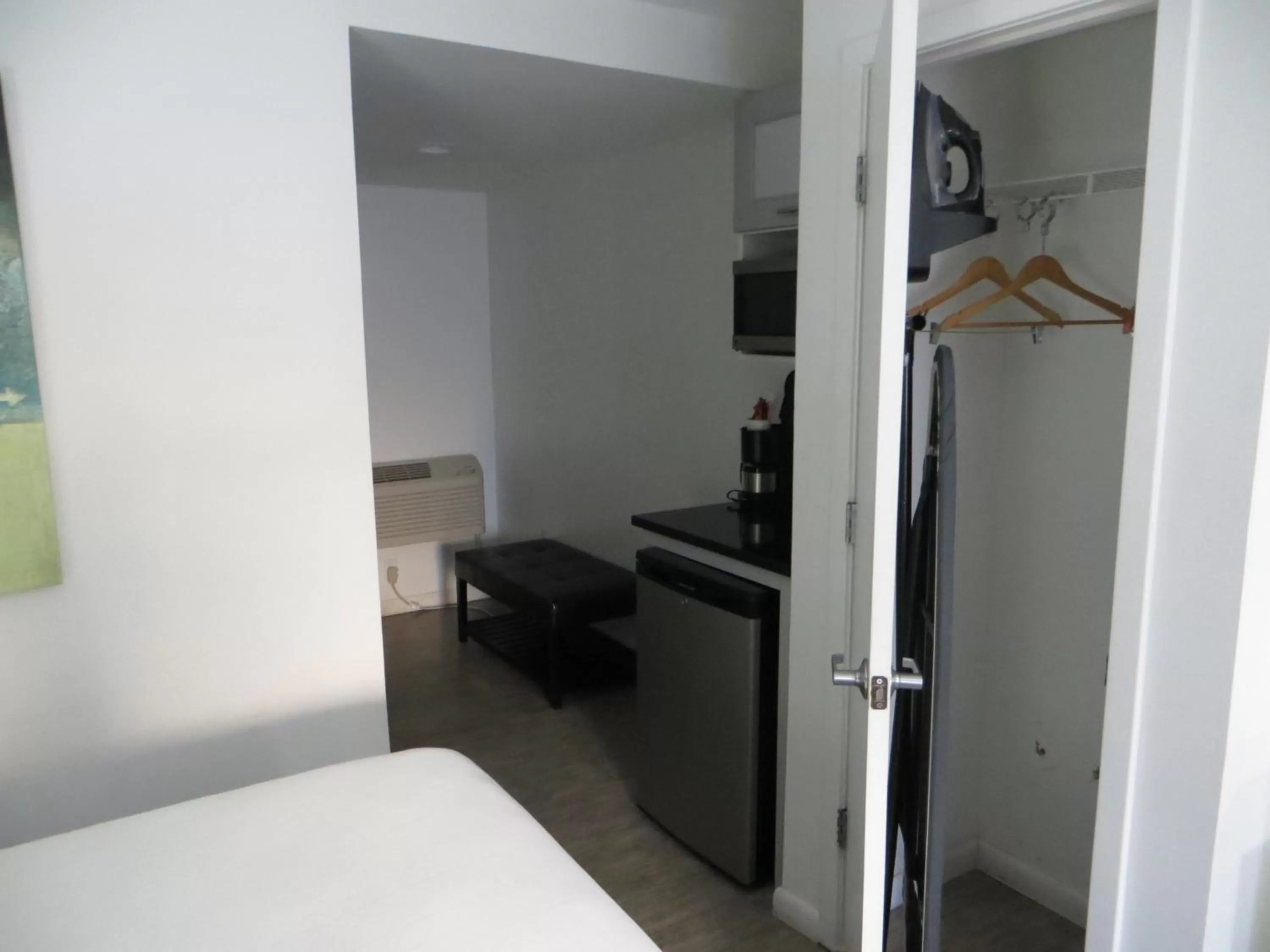 Decorative detail, Bed in Lotus Boutique Inn and Suites