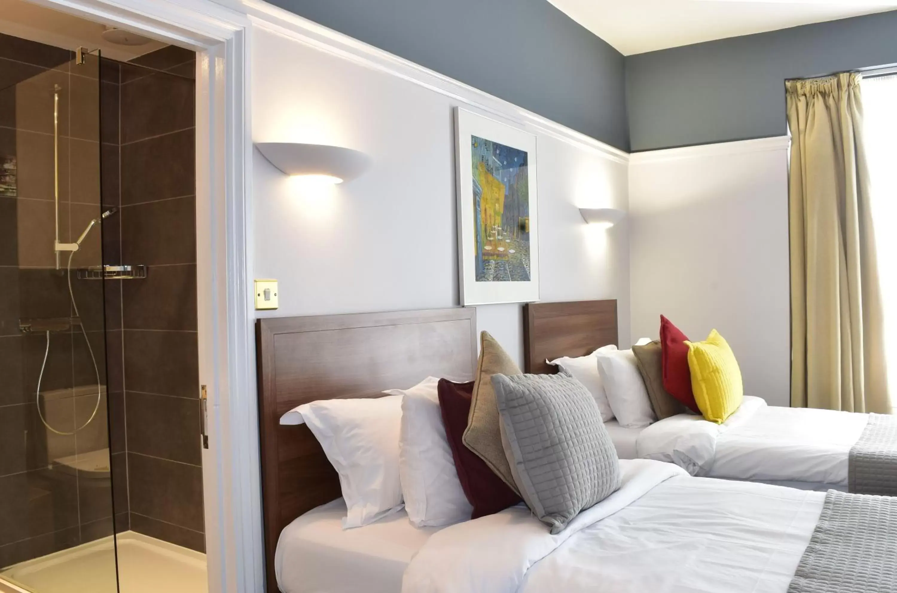 Bedroom in Royal Oxford Hotel