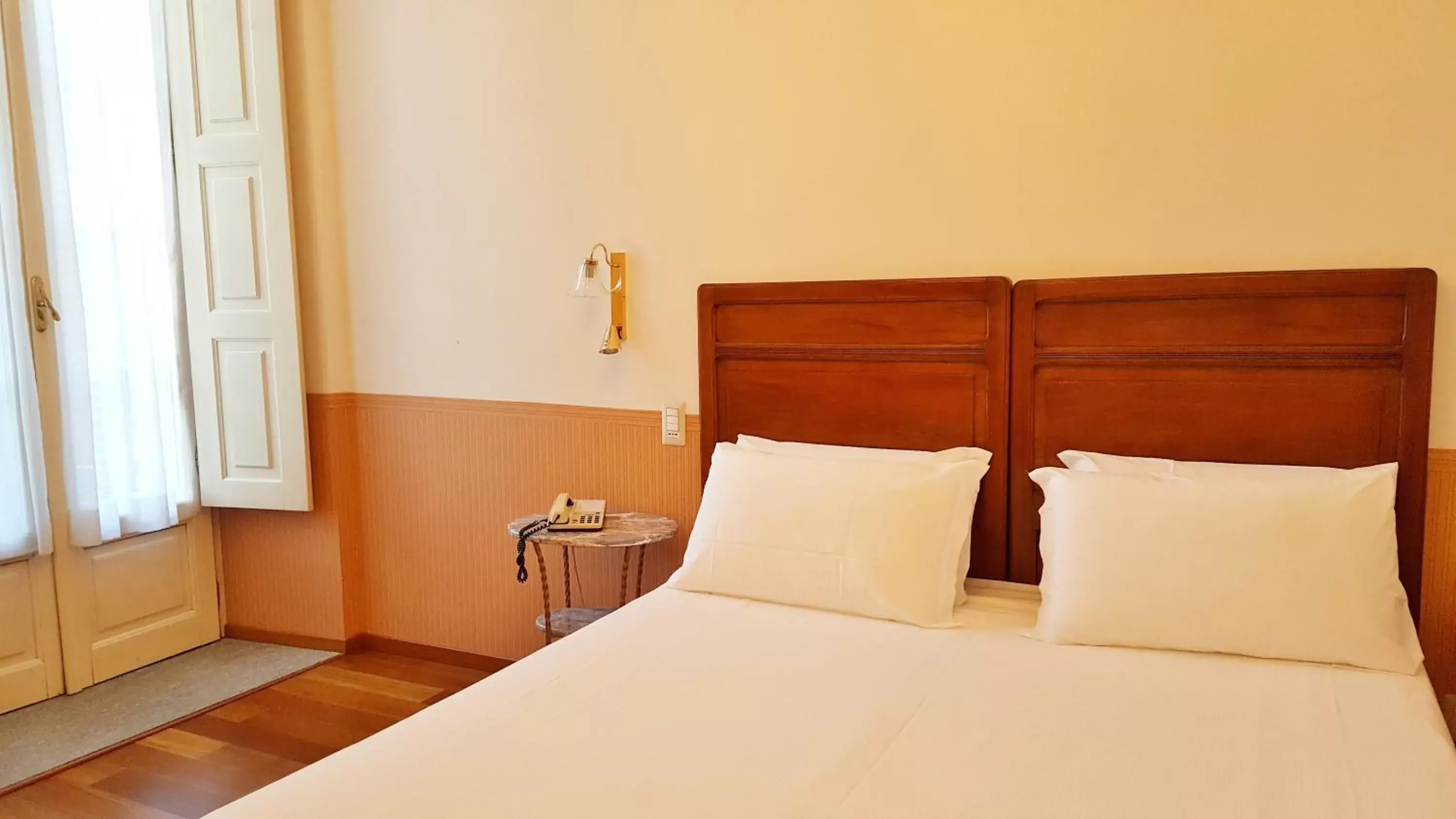 Bed in Hotel Roma e Rocca Cavour