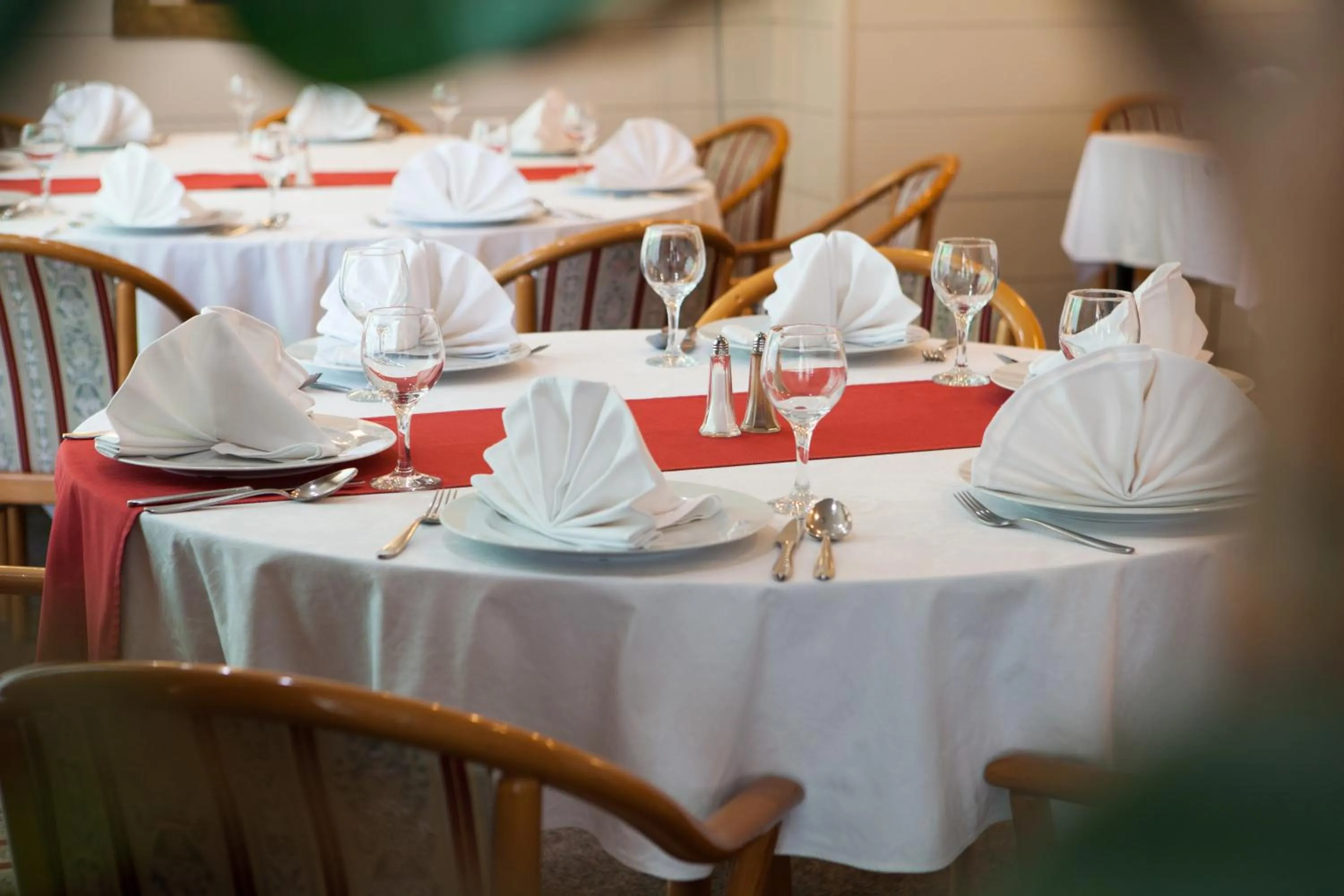 Restaurant/places to eat in Hotel Grand