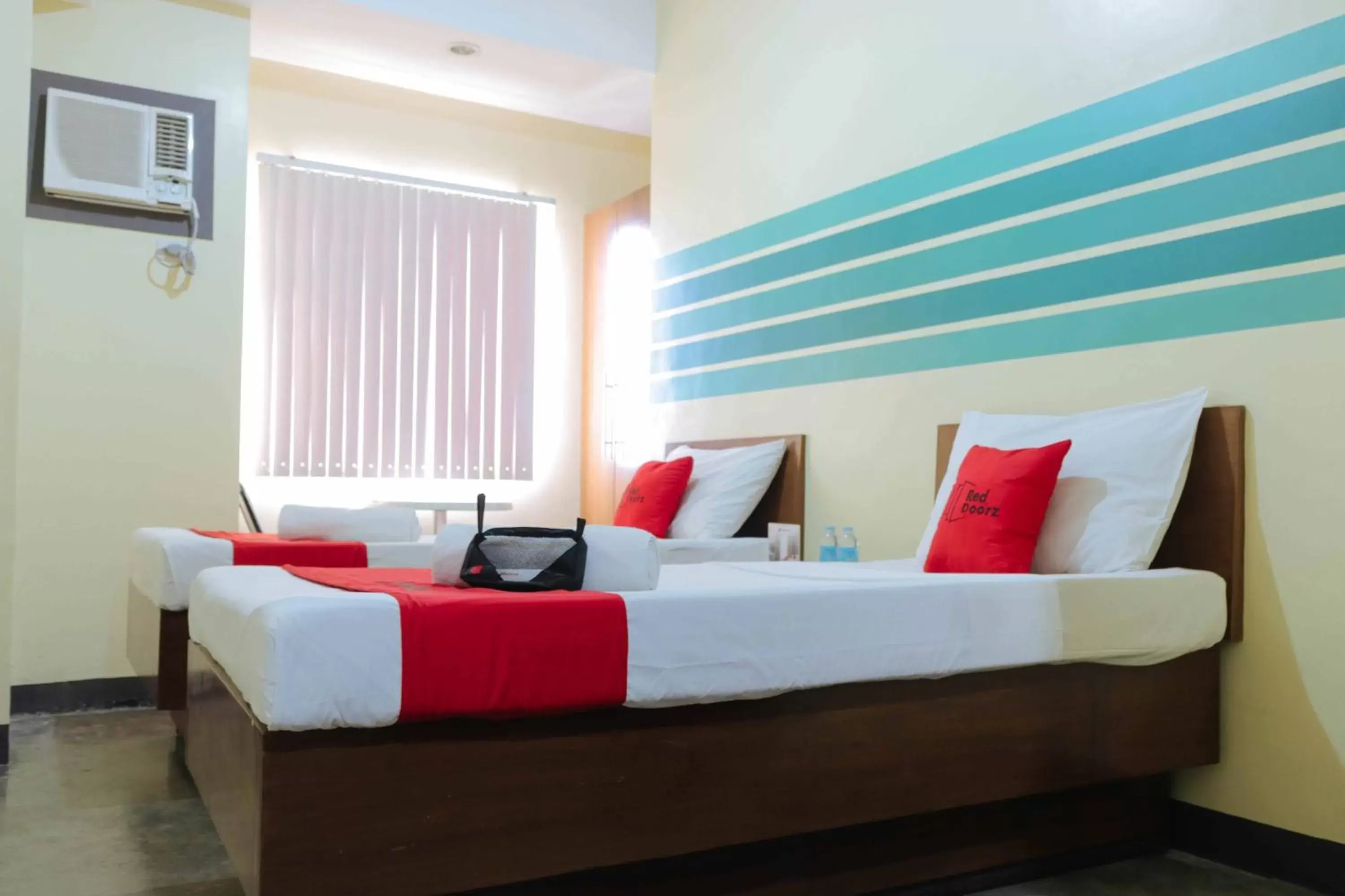 Bedroom, Bed in RedDoorz @ MJ Cuenco Avenue Cebu