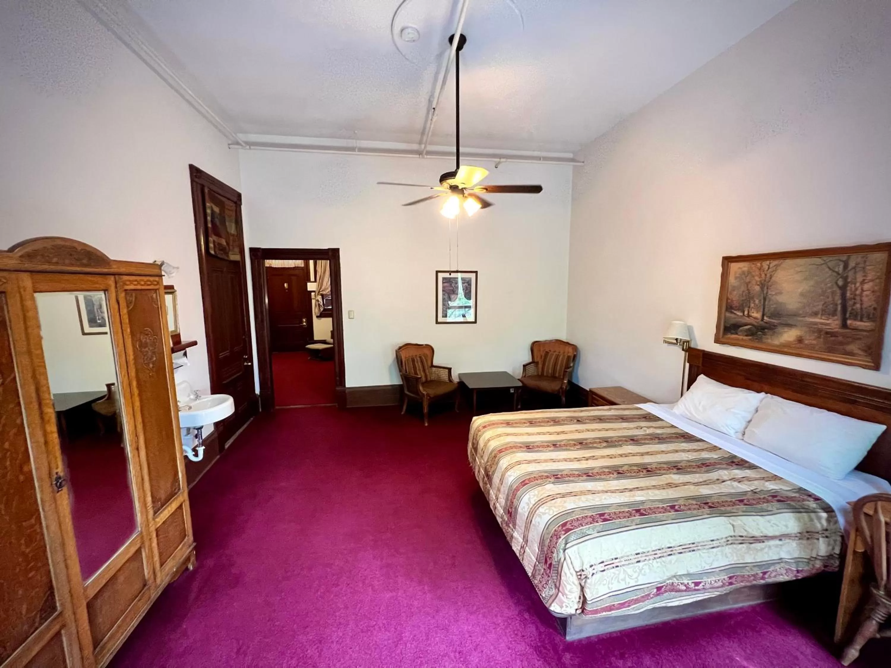 Bed in The Monarch Hotel