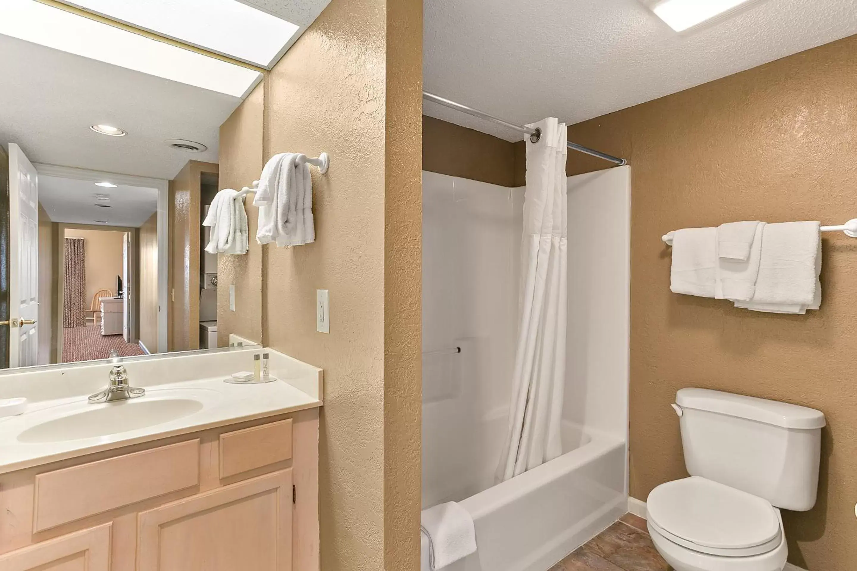 Toilet, Bathroom in Sunrise Ridge Resort