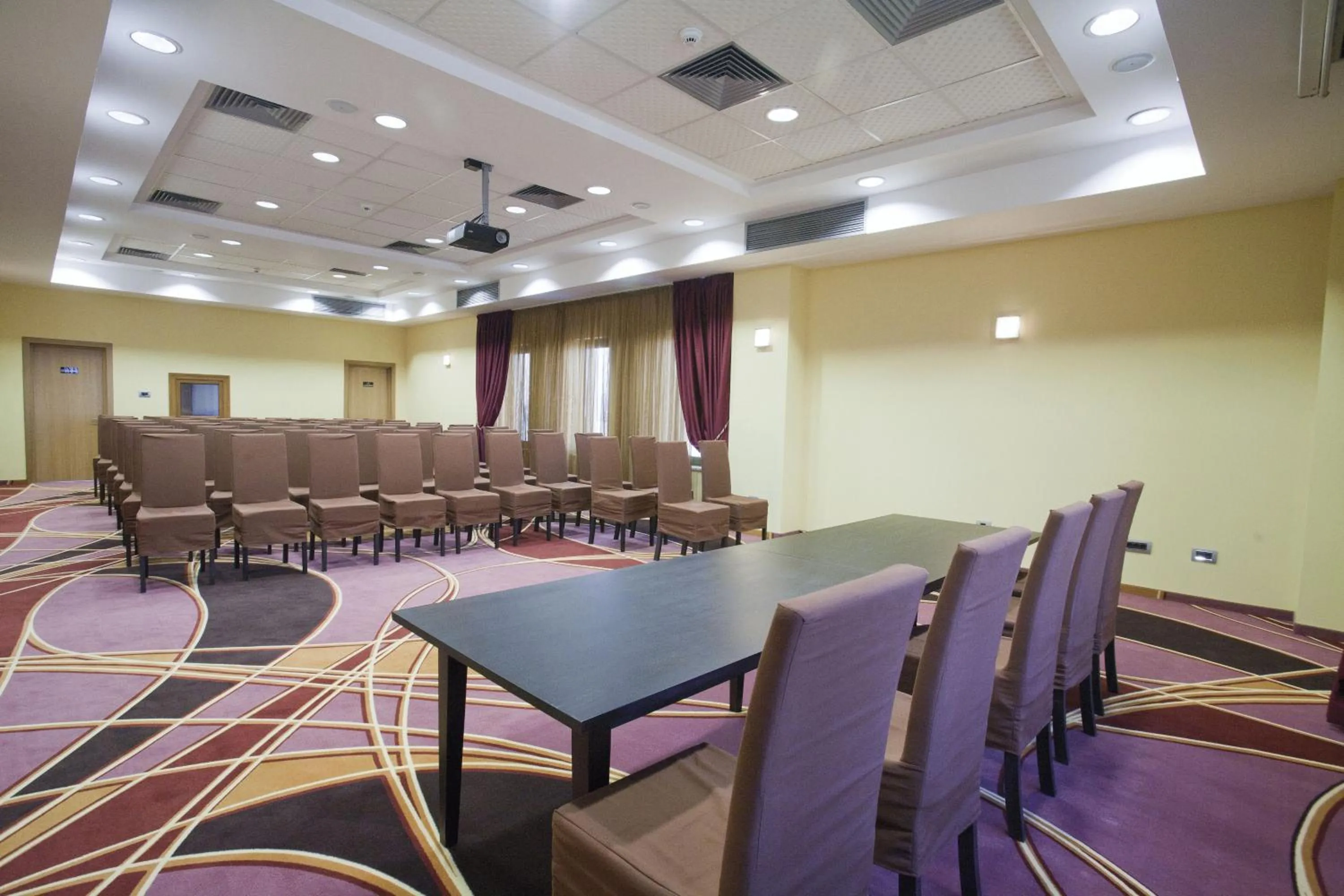 Business facilities in Mari Vila Hotel