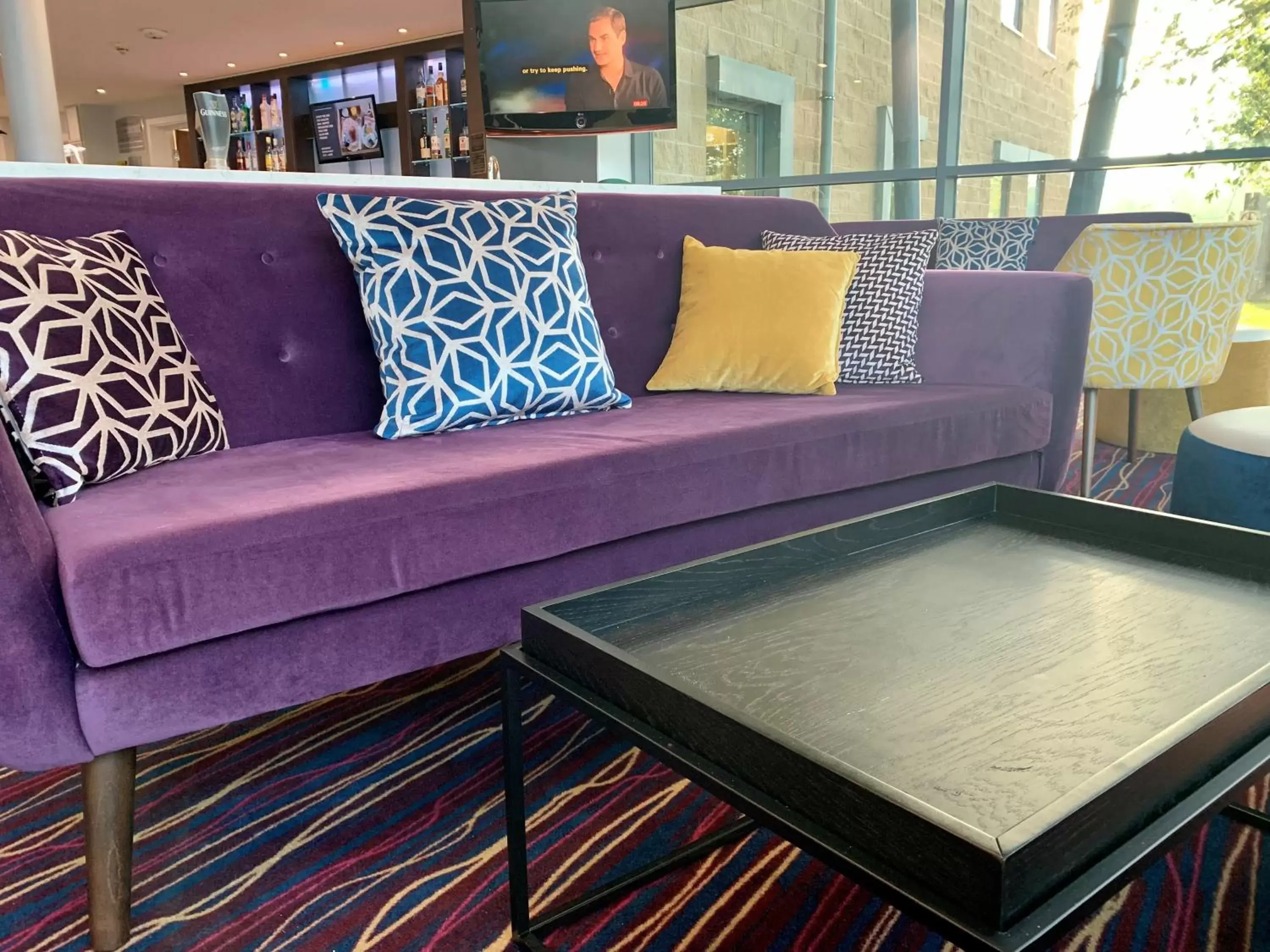 Lounge or bar, Seating Area in Days Inn Wetherby