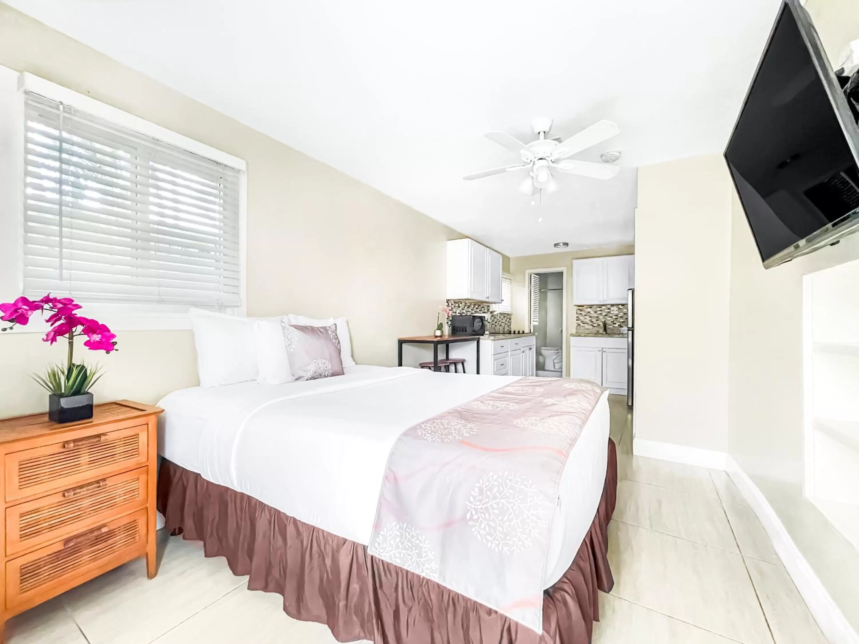 Bed in Hollywood Beach Hotels