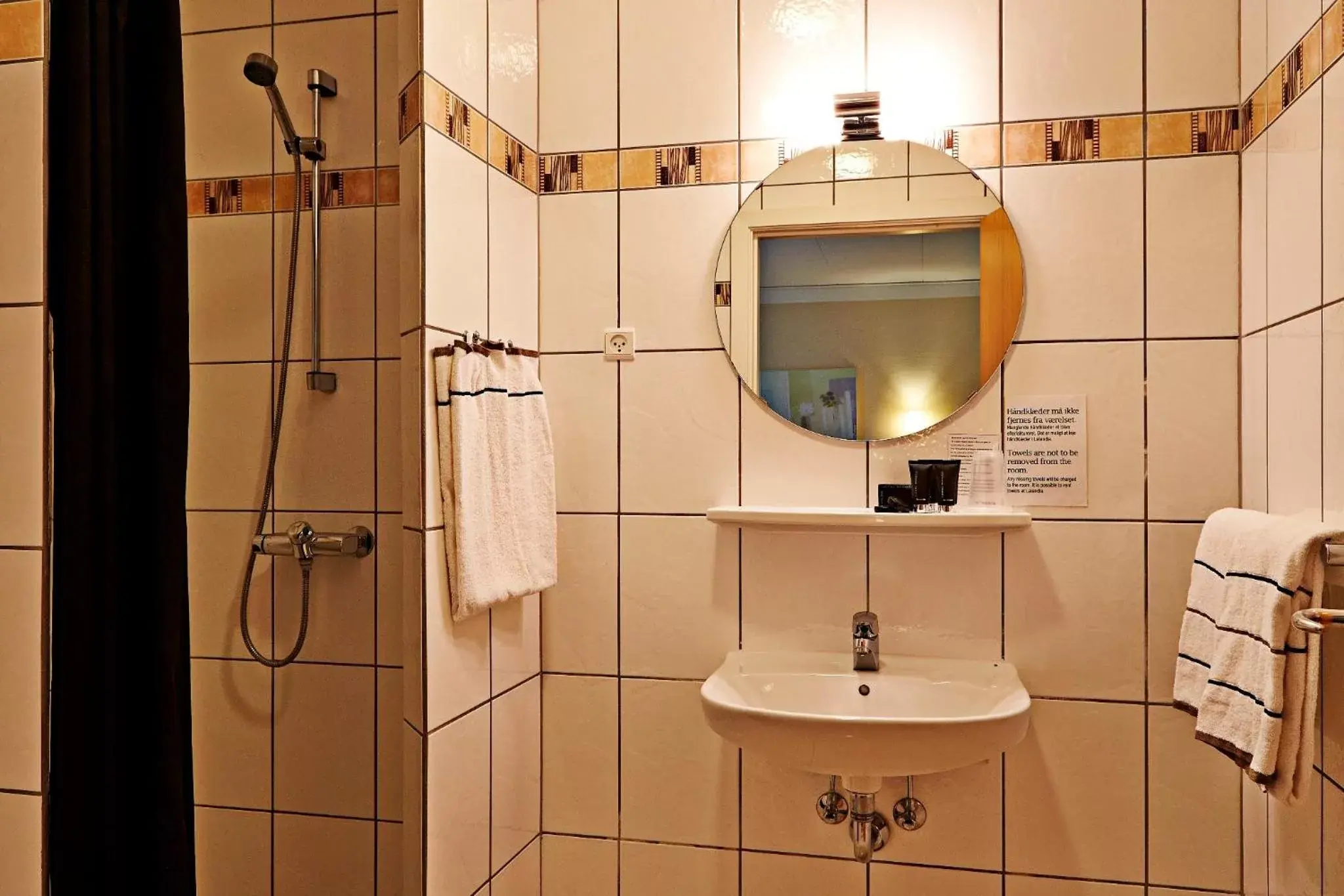 Bathroom in Hotel Svanen Billund