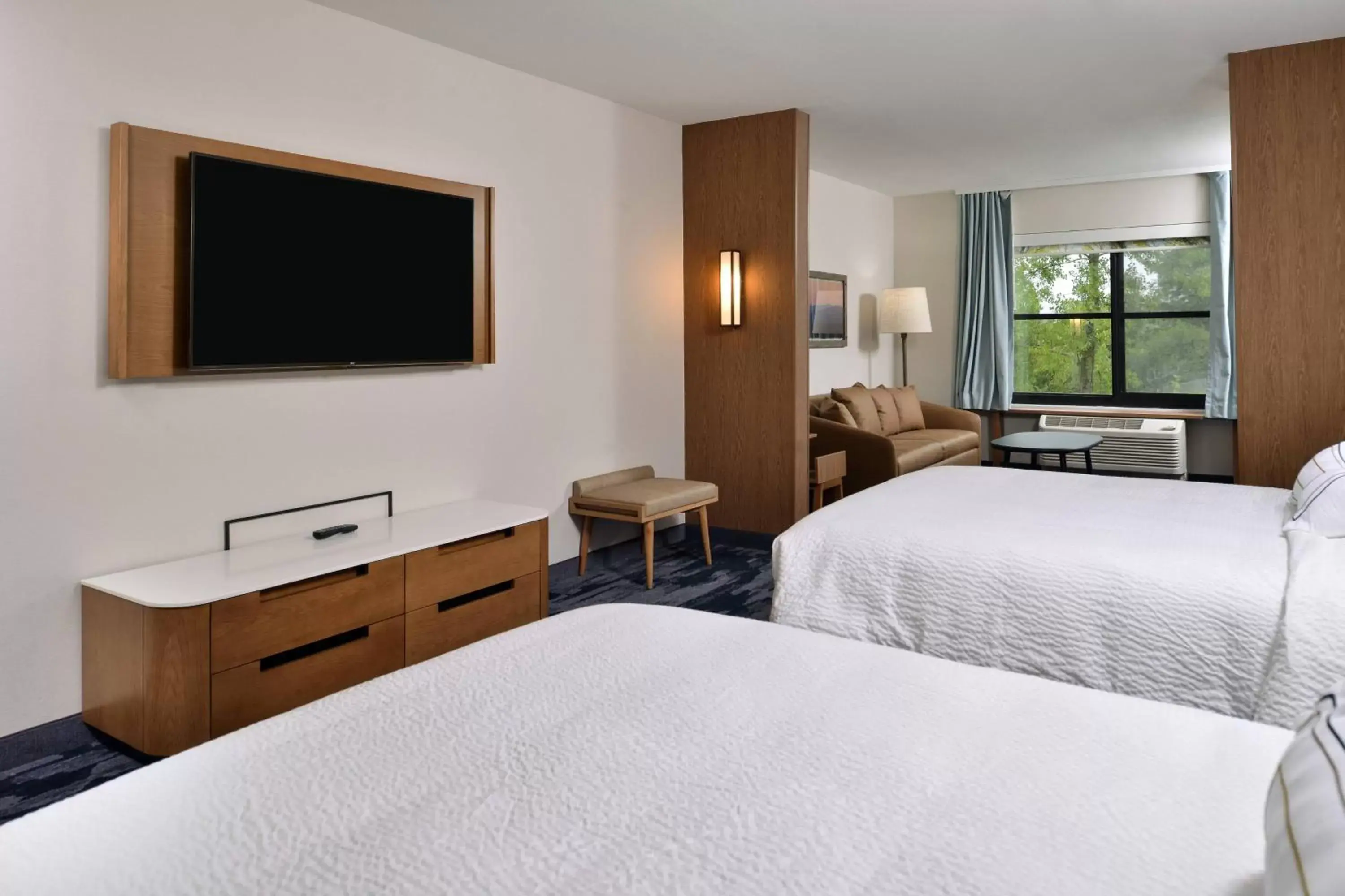 Bedroom, Bed in Fairfield Inn & Suites by Marriott Canton