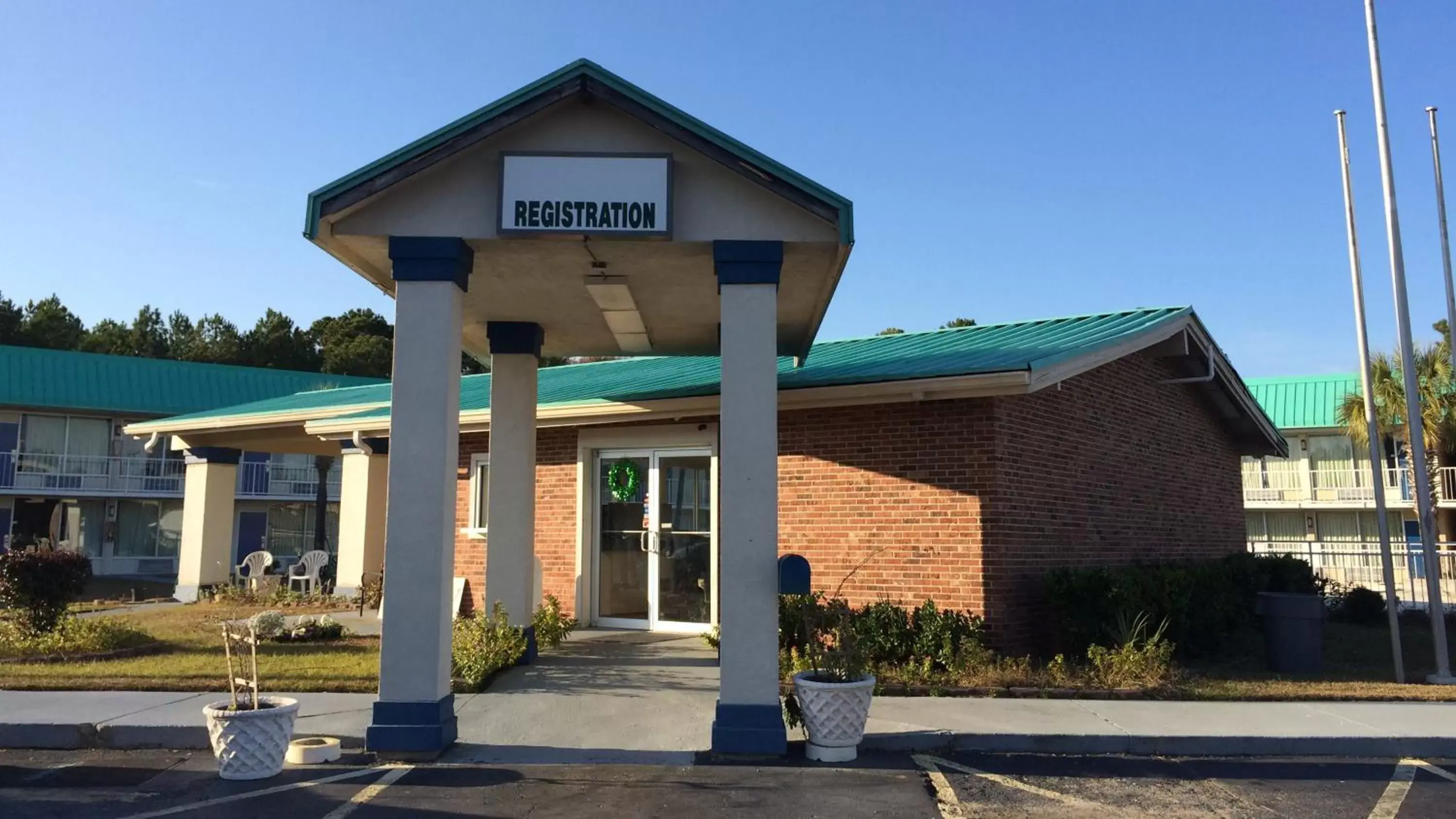 Facade/entrance, Property Building in Motel 6-Tifton, GA