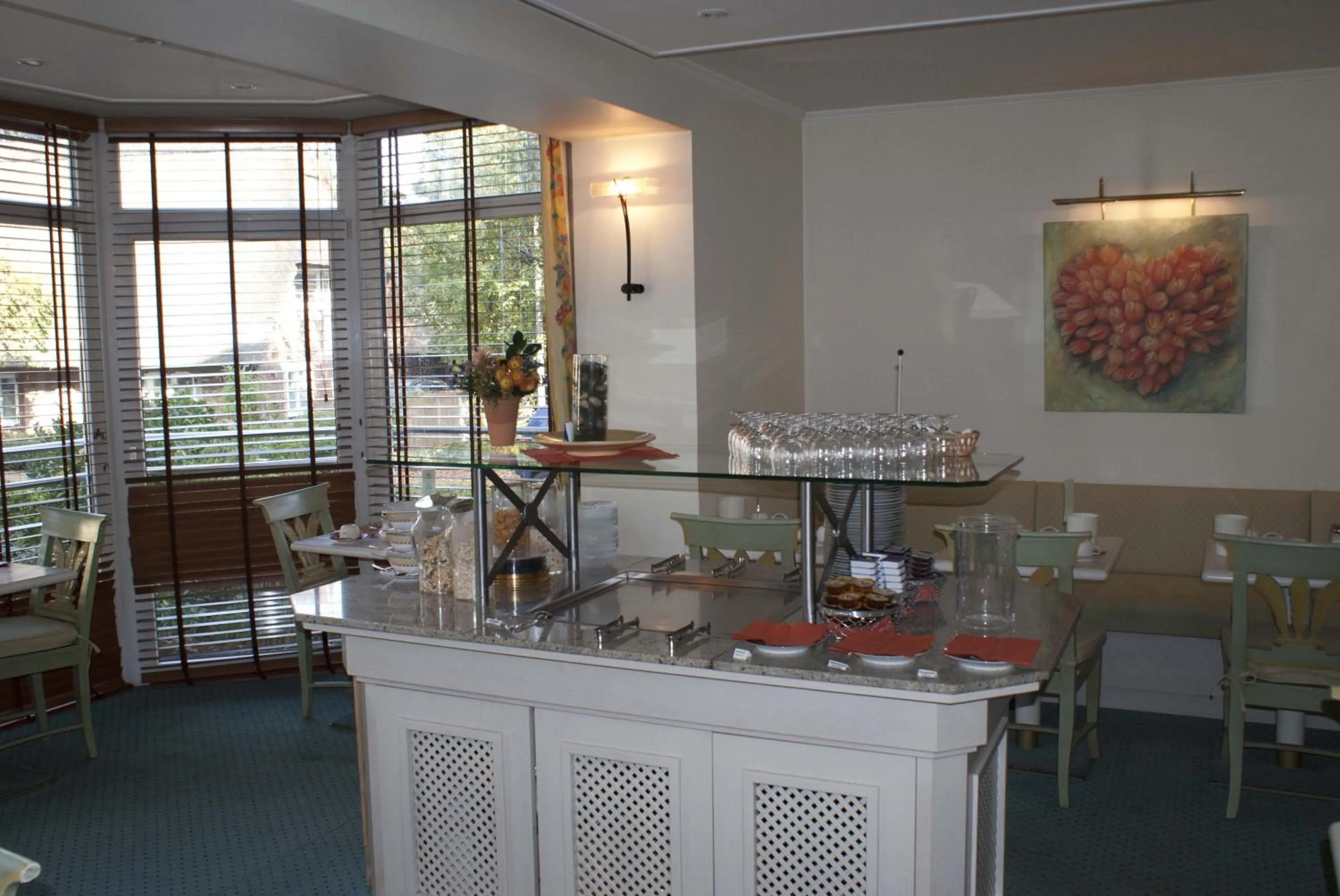 Restaurant/places to eat in Entrée Groß Borstel Garni Hotel