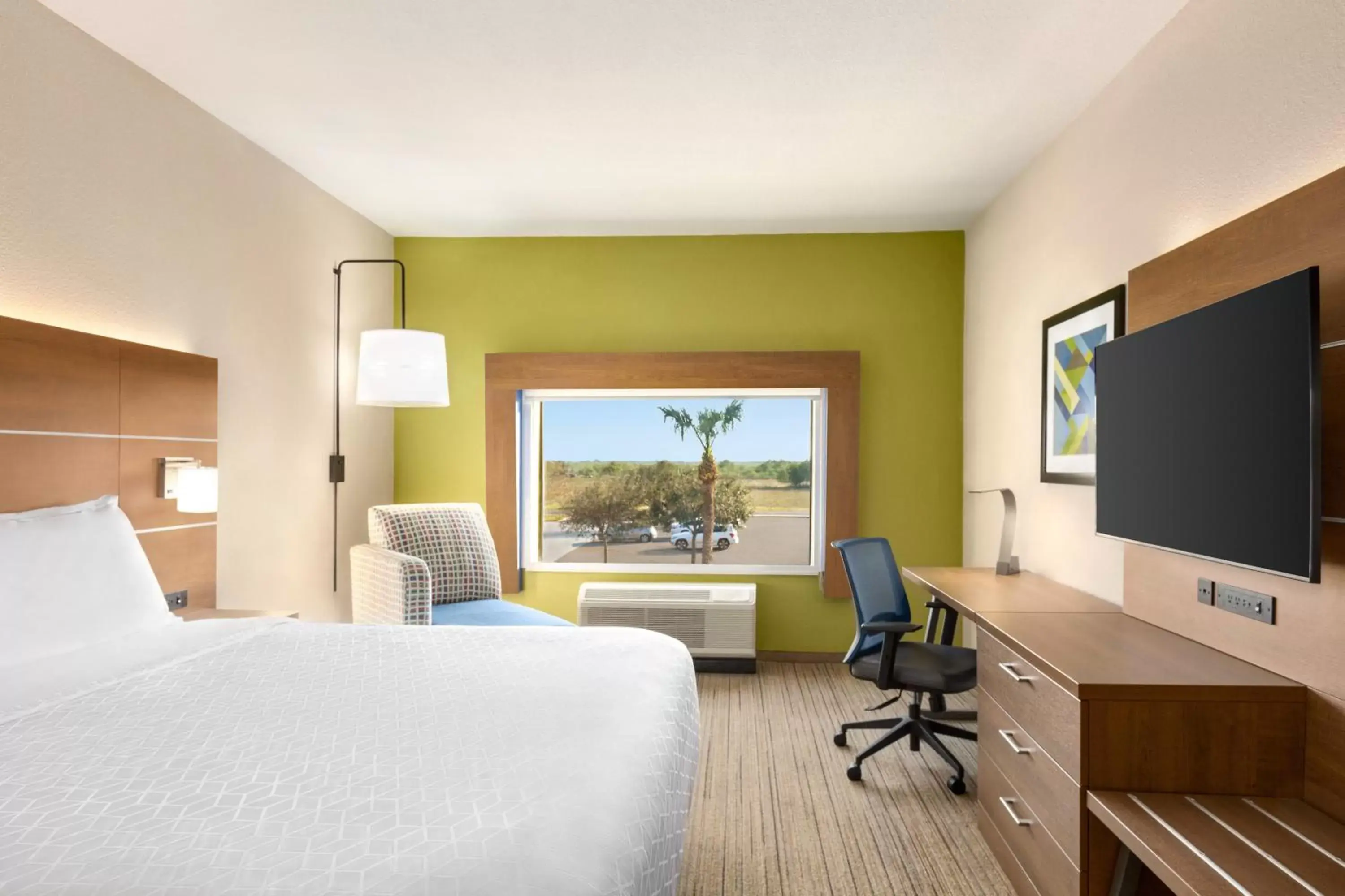 Photo of the whole room, TV/Entertainment Center in Holiday Inn Express Hotel & Suites Mission-McAllen Area, an IHG Hotel