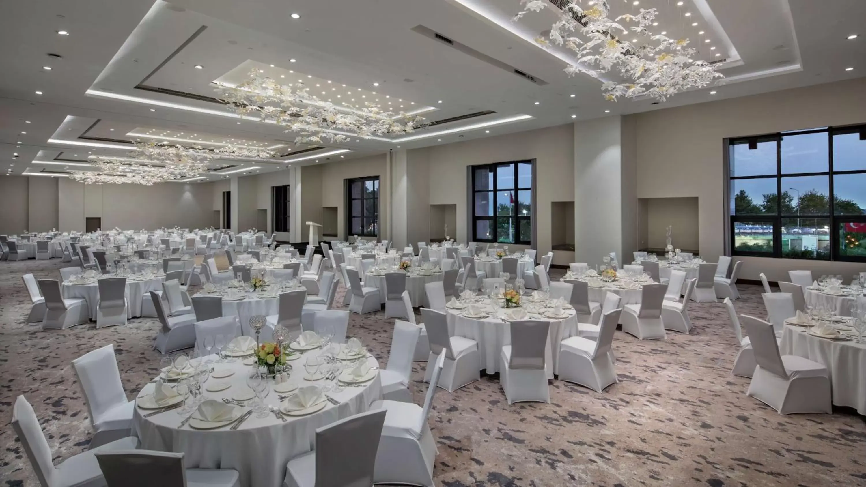 Dining area, Banquet Facilities in Hilton Istanbul Maslak
