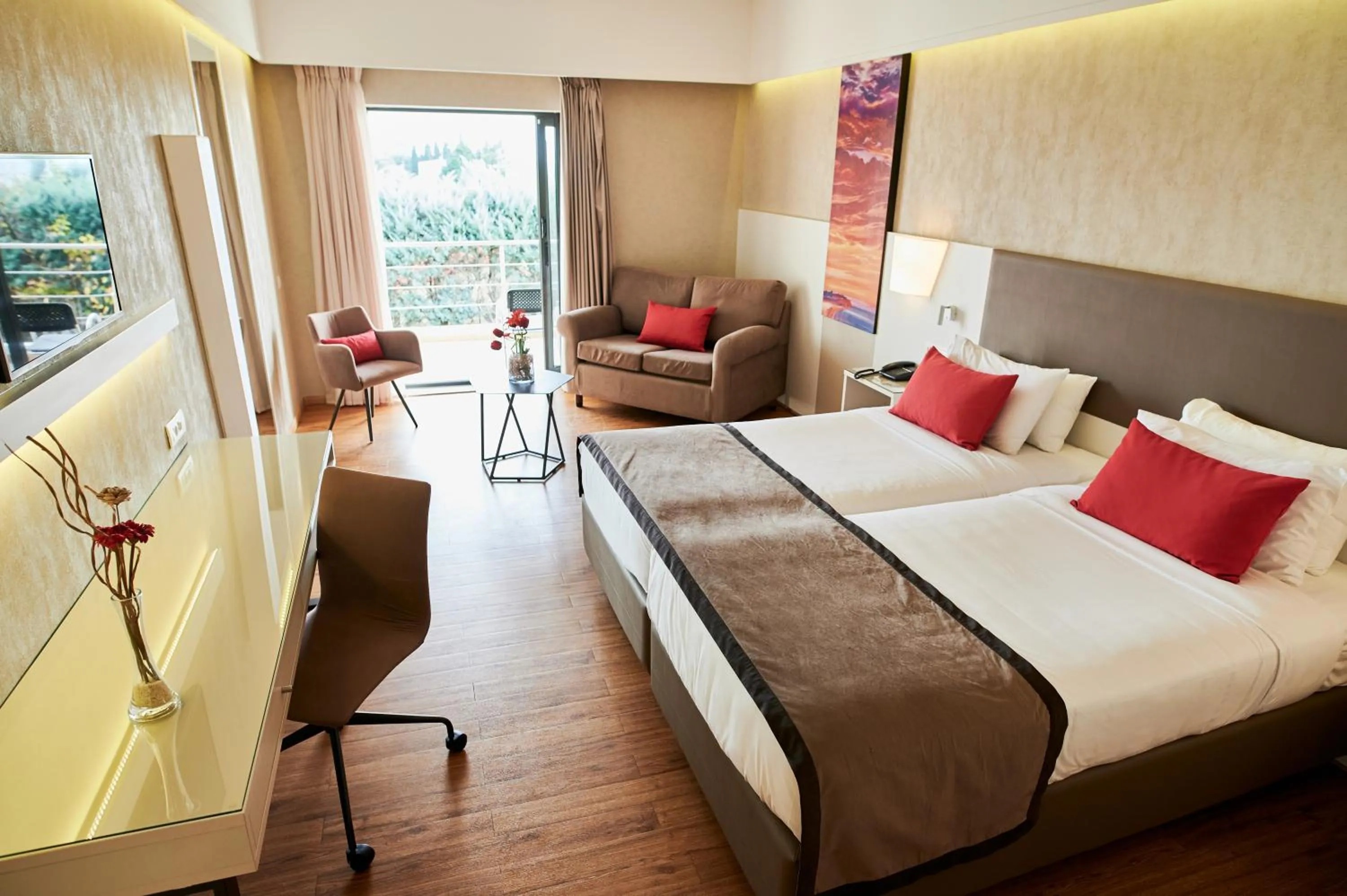 Photo of the whole room, Bed in Ramada Plaza by Wyndham Thraki