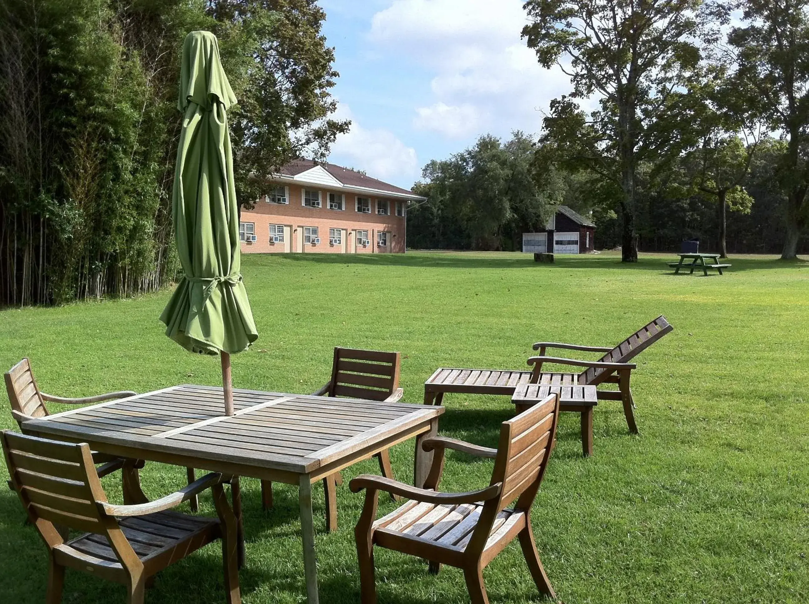 Property building in Budget Host East End Hotel in Riverhead Property building in Budget Host East End Hotel in Riverhead