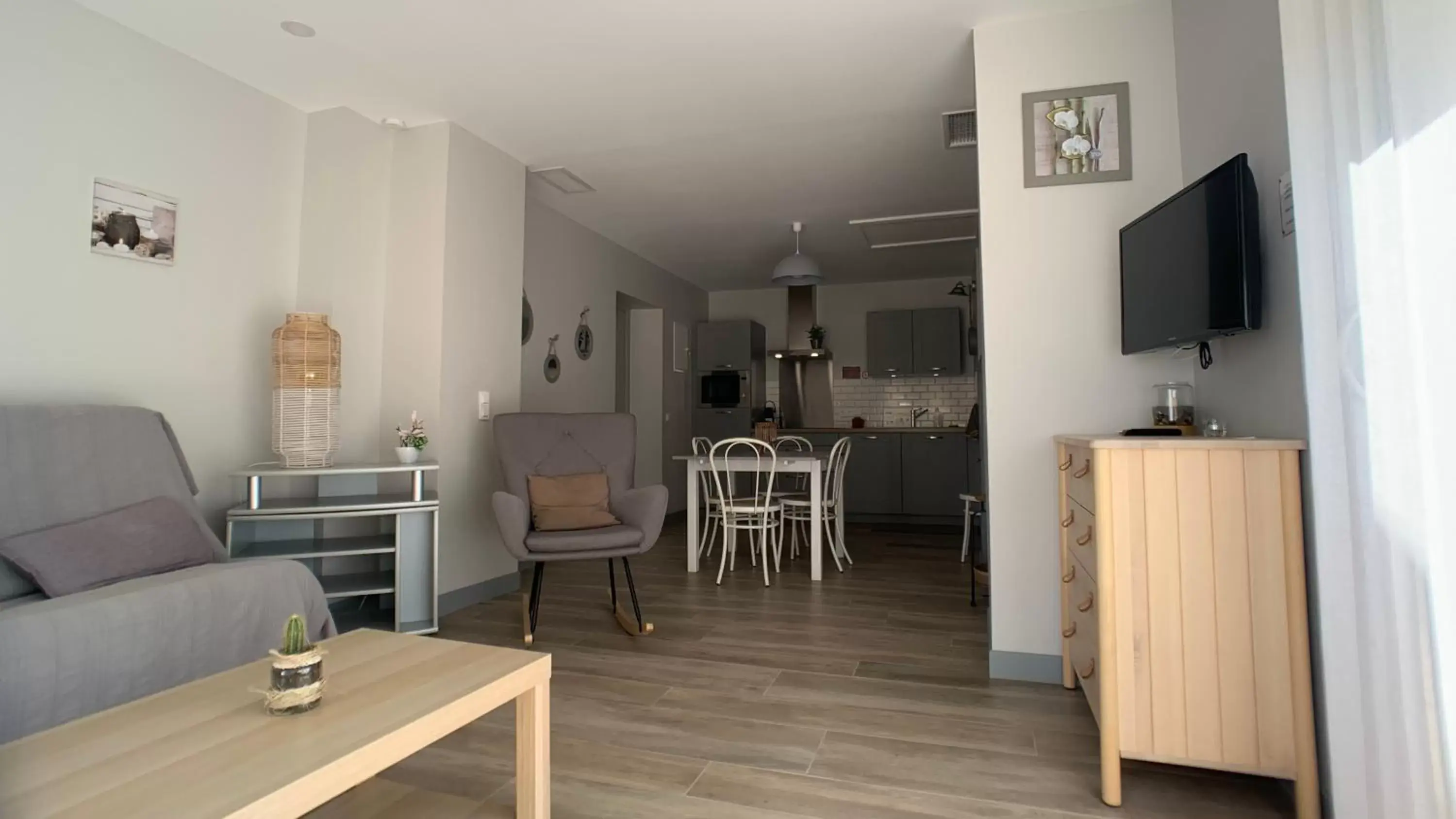 Apartment with Terrace in Residence Melody Apartment with Terrace in Residence Melody