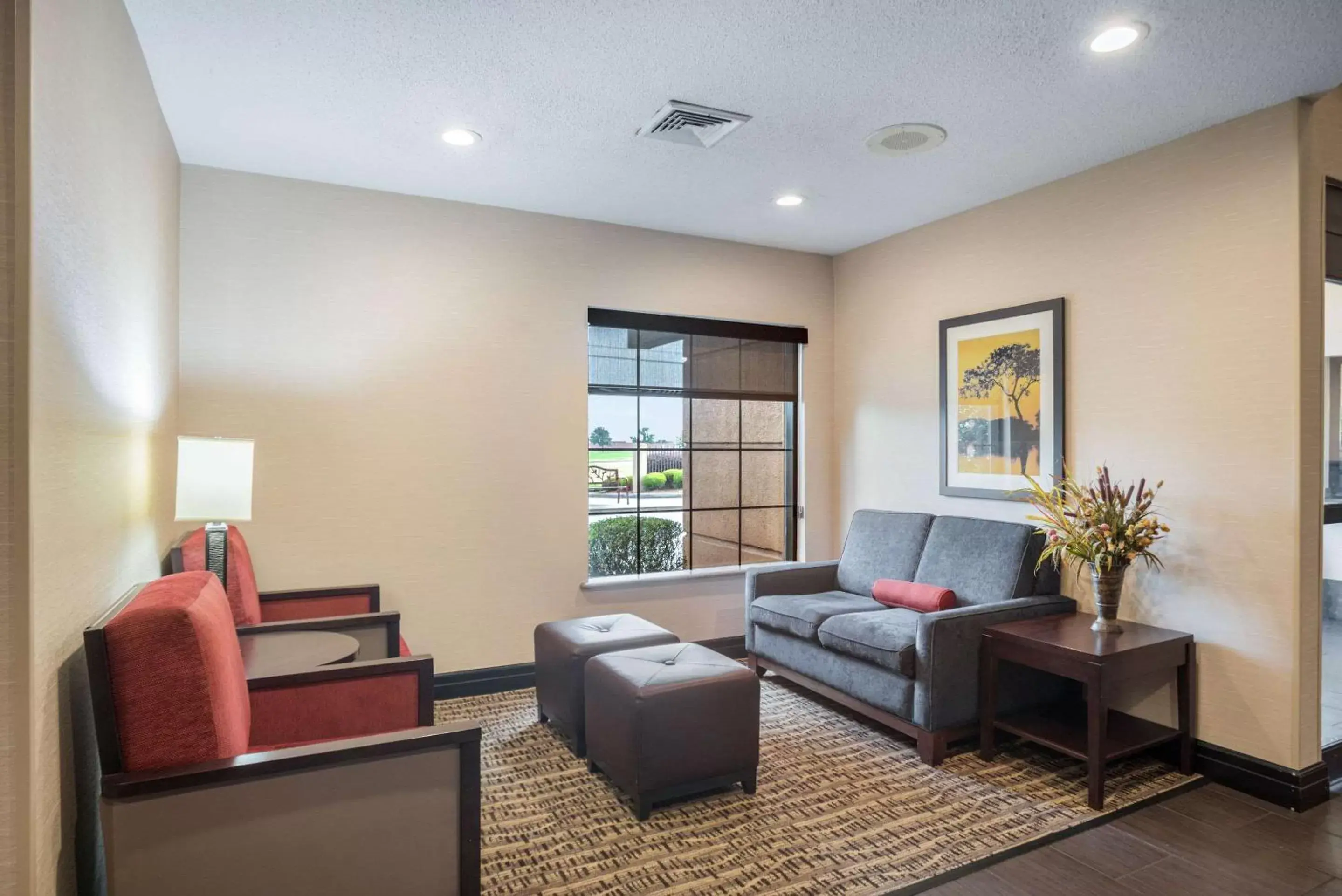Lobby or reception, Seating Area in Comfort Suites Monroe