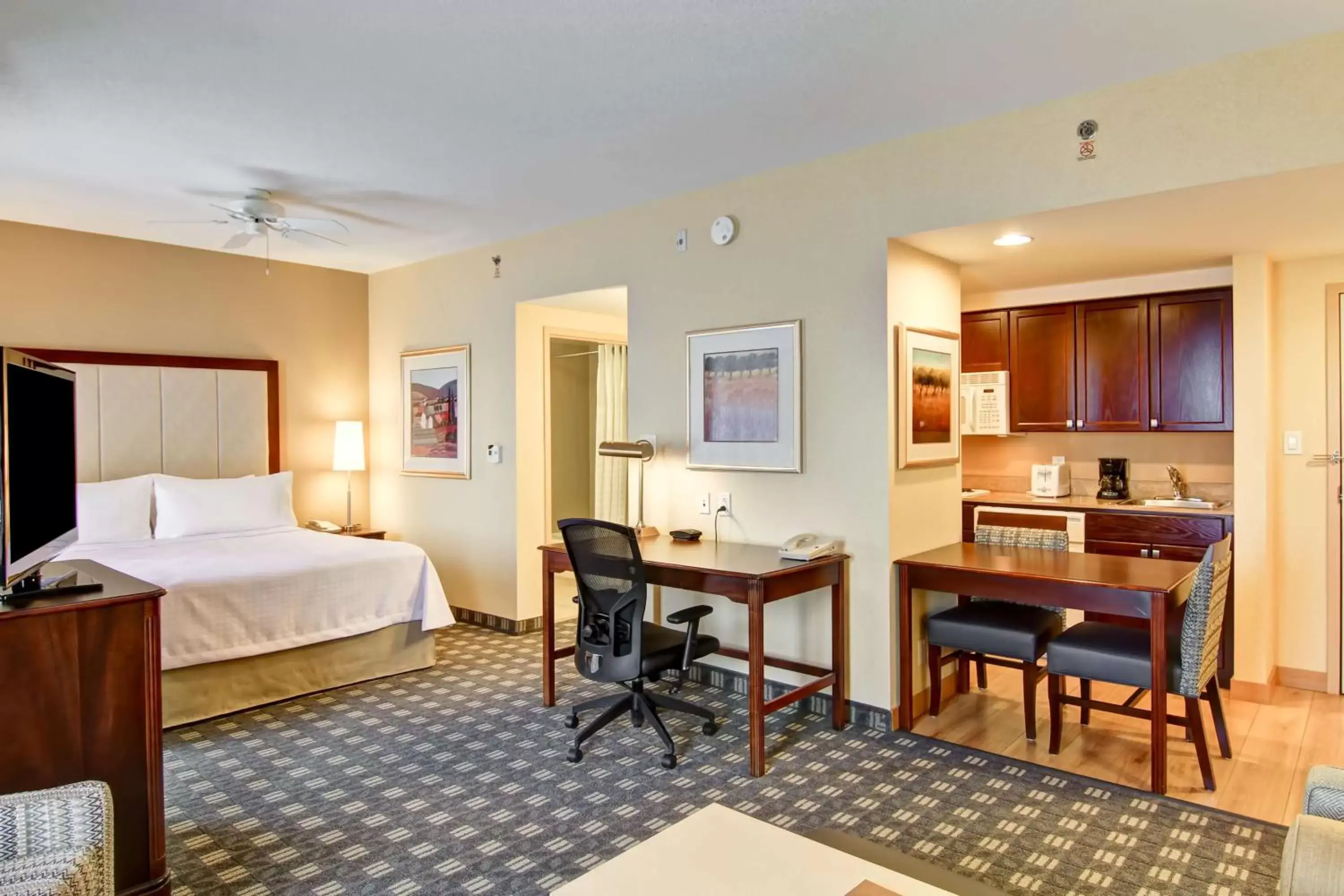 Bedroom in Homewood Suites by Hilton Toronto-Mississauga