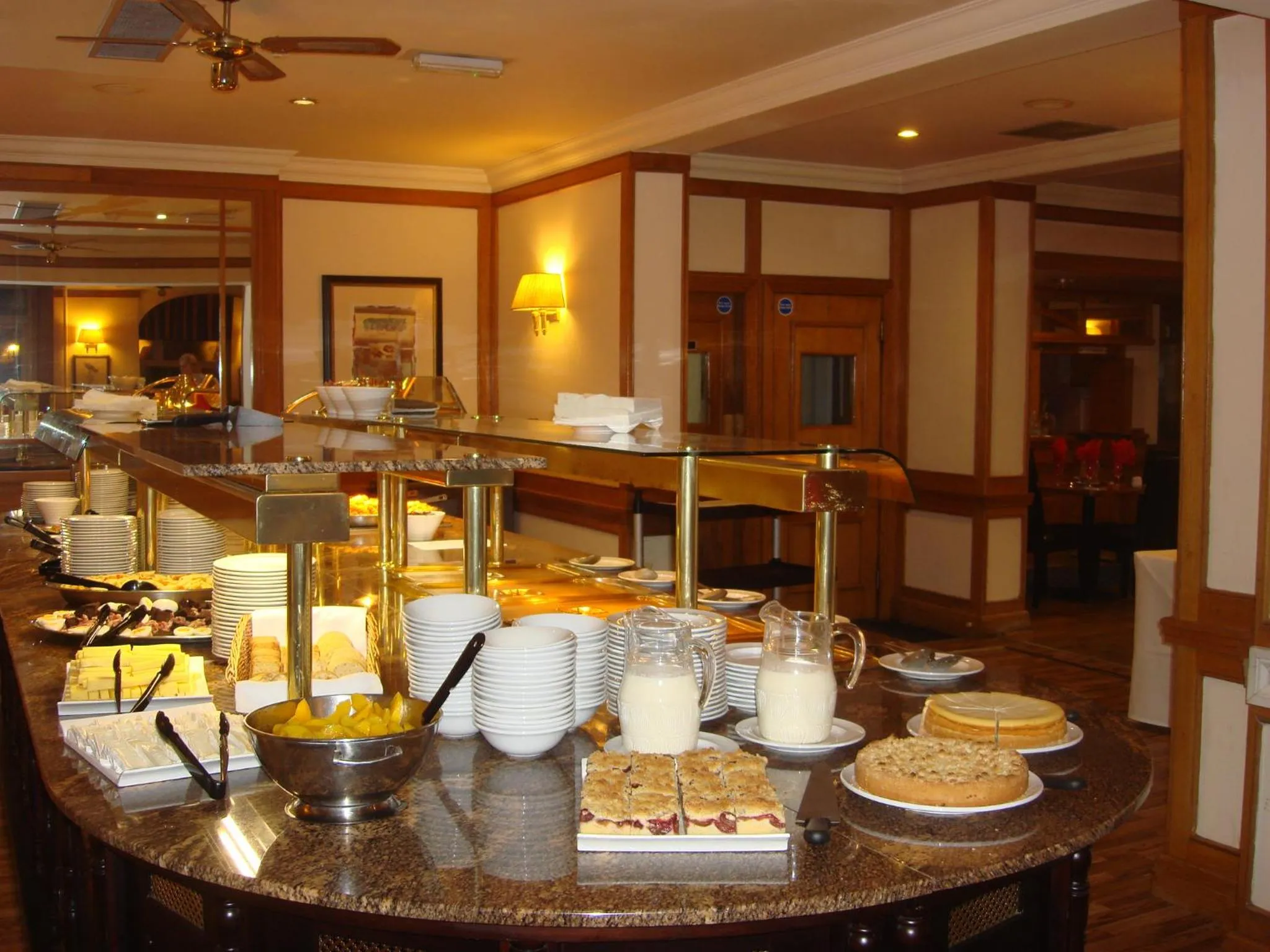 Restaurant/places to eat in Carrington House Hotel