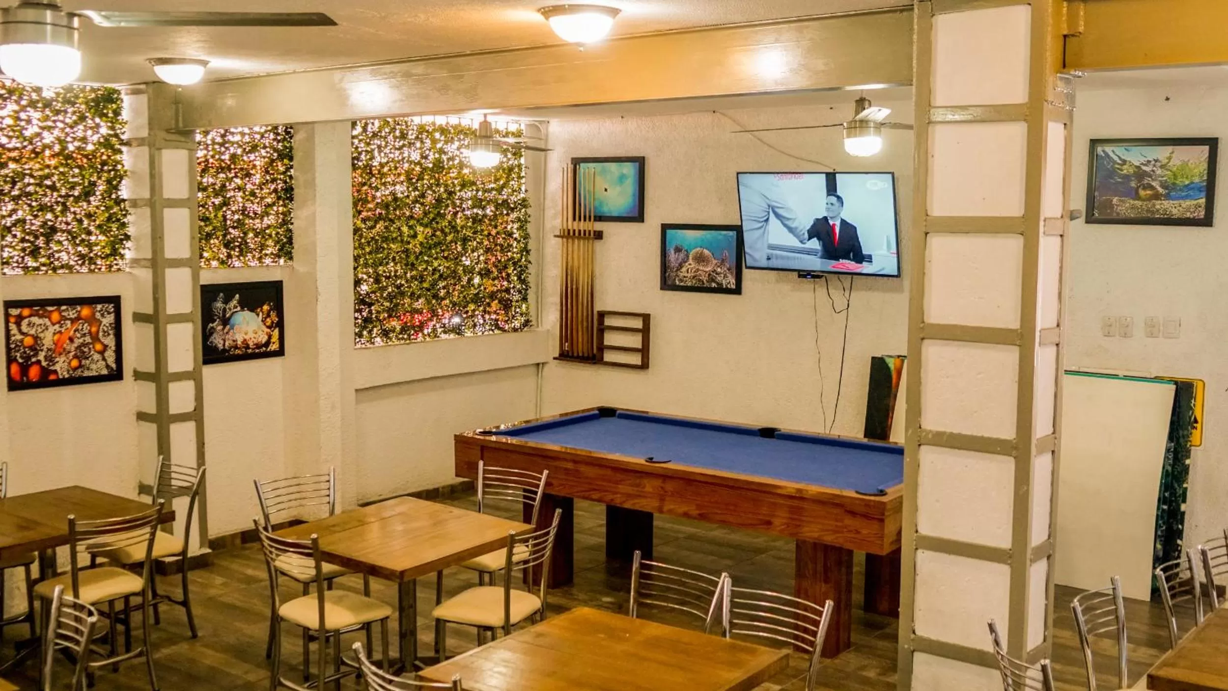 Billiard in Acapulco Amor