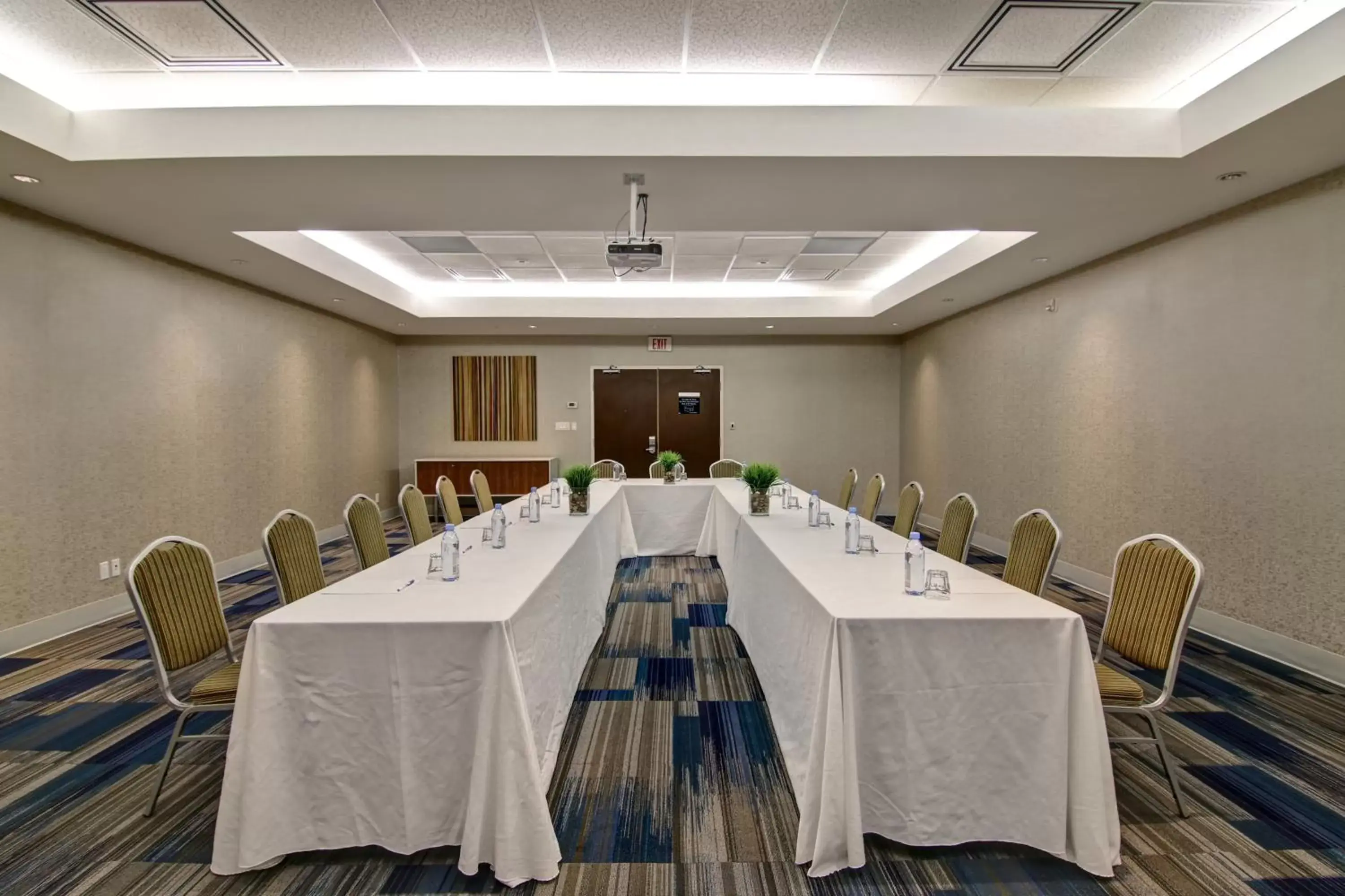 Meeting/conference room in Holiday Inn Express Hotel & Suites Toronto - Markham, an IHG Hotel