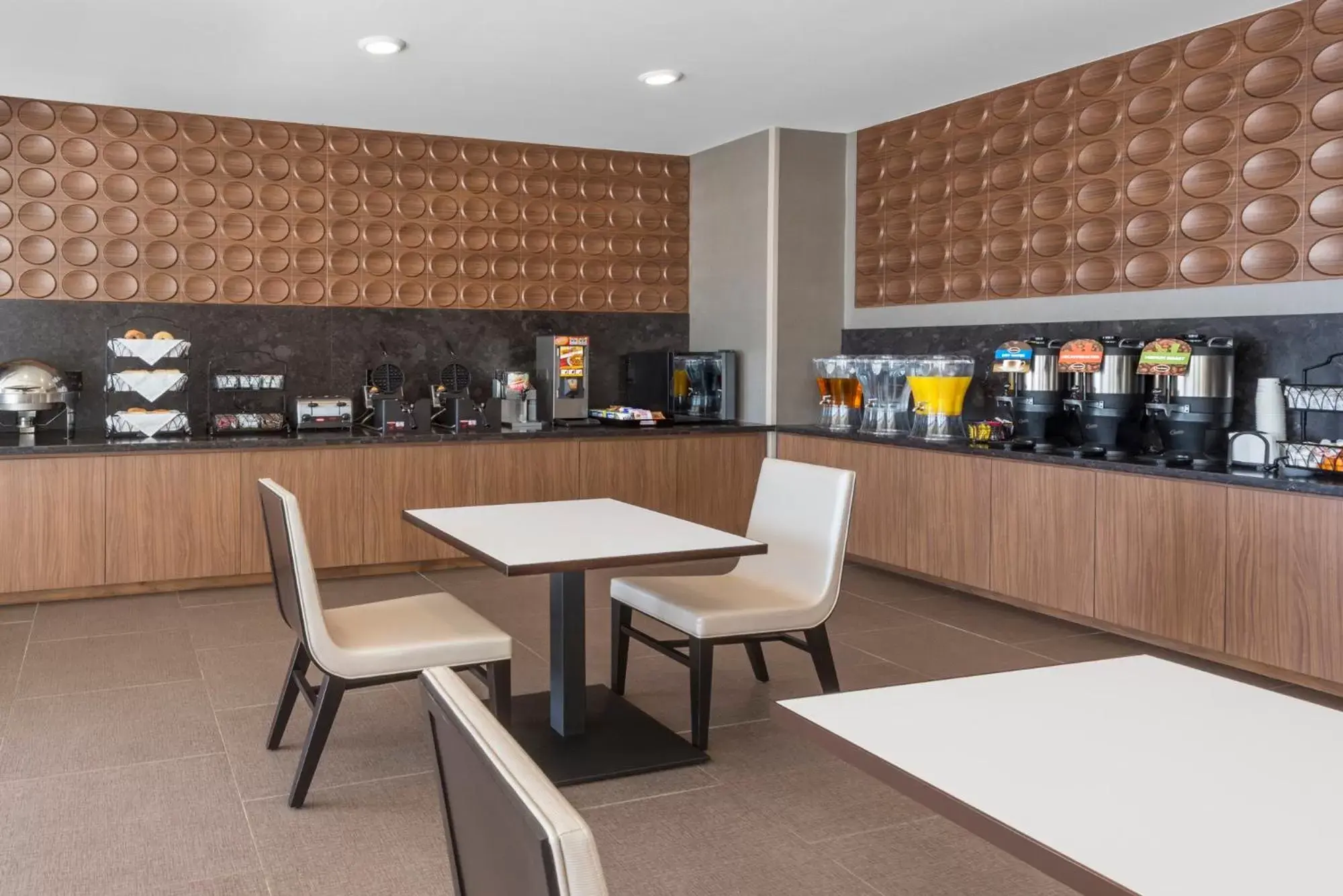 Food and drinks, Restaurant/Places to Eat in Hawthorn Suites by Wyndham Loveland