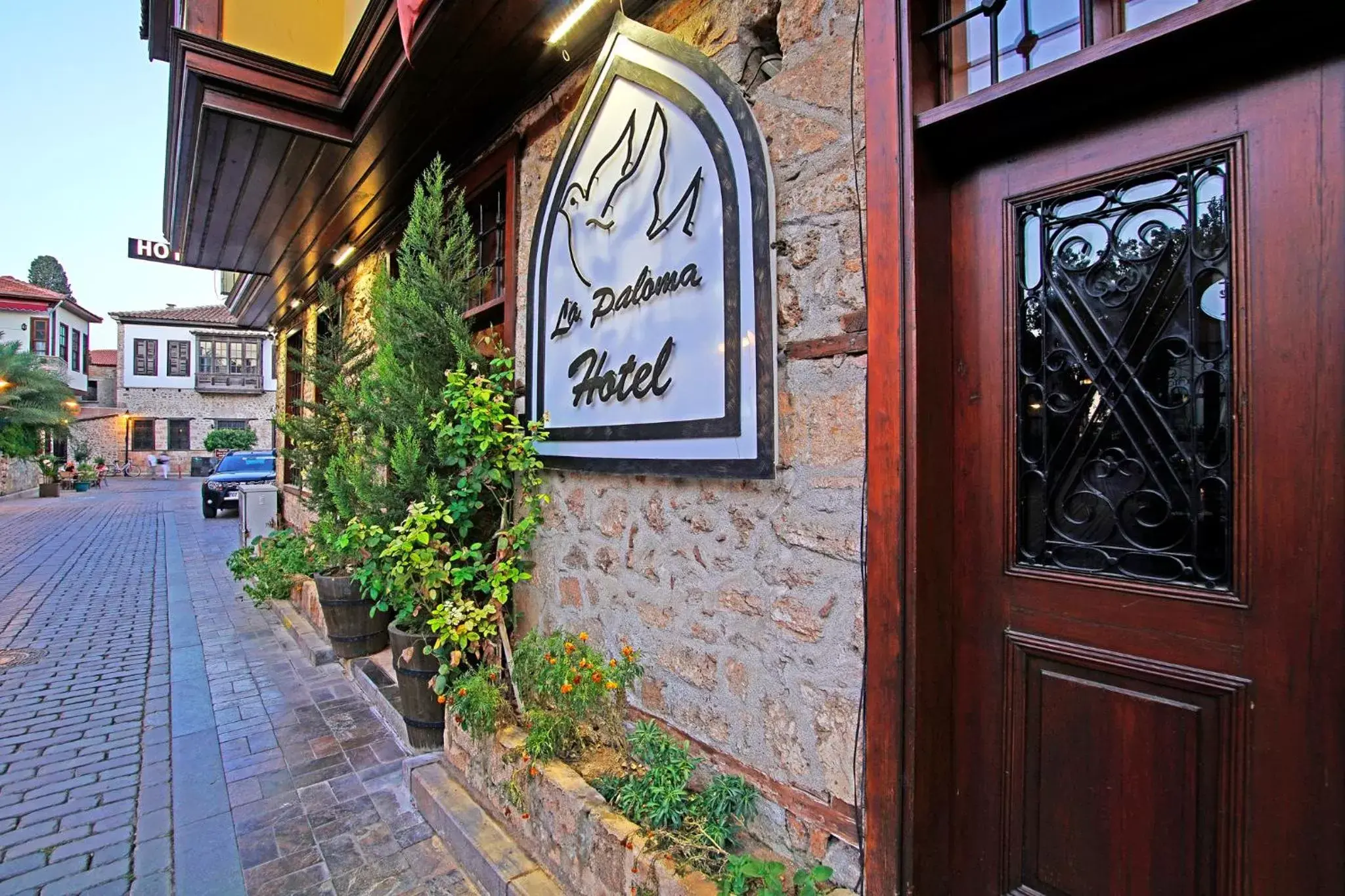 Facade/entrance in La Paloma Hotel