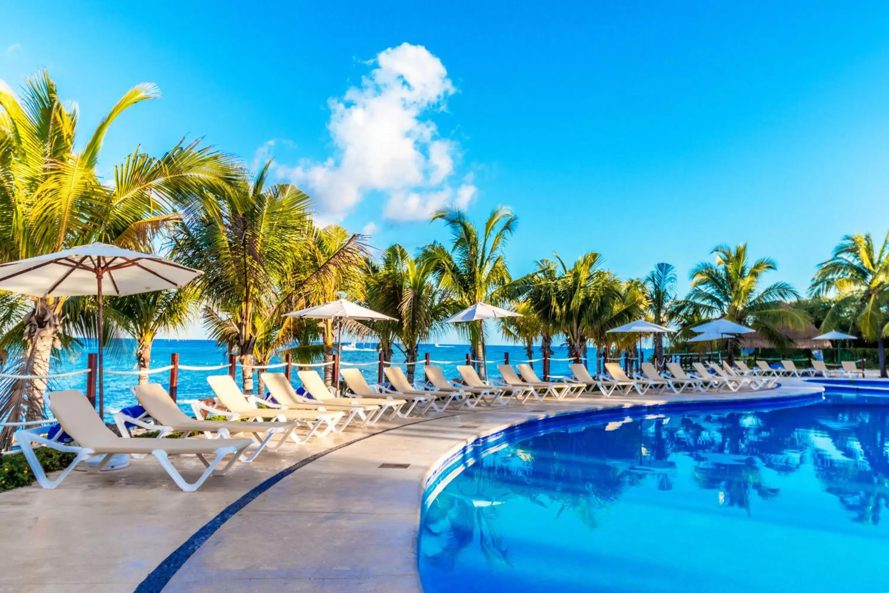 Swimming Pool in Occidental Cozumel - All Inclusive