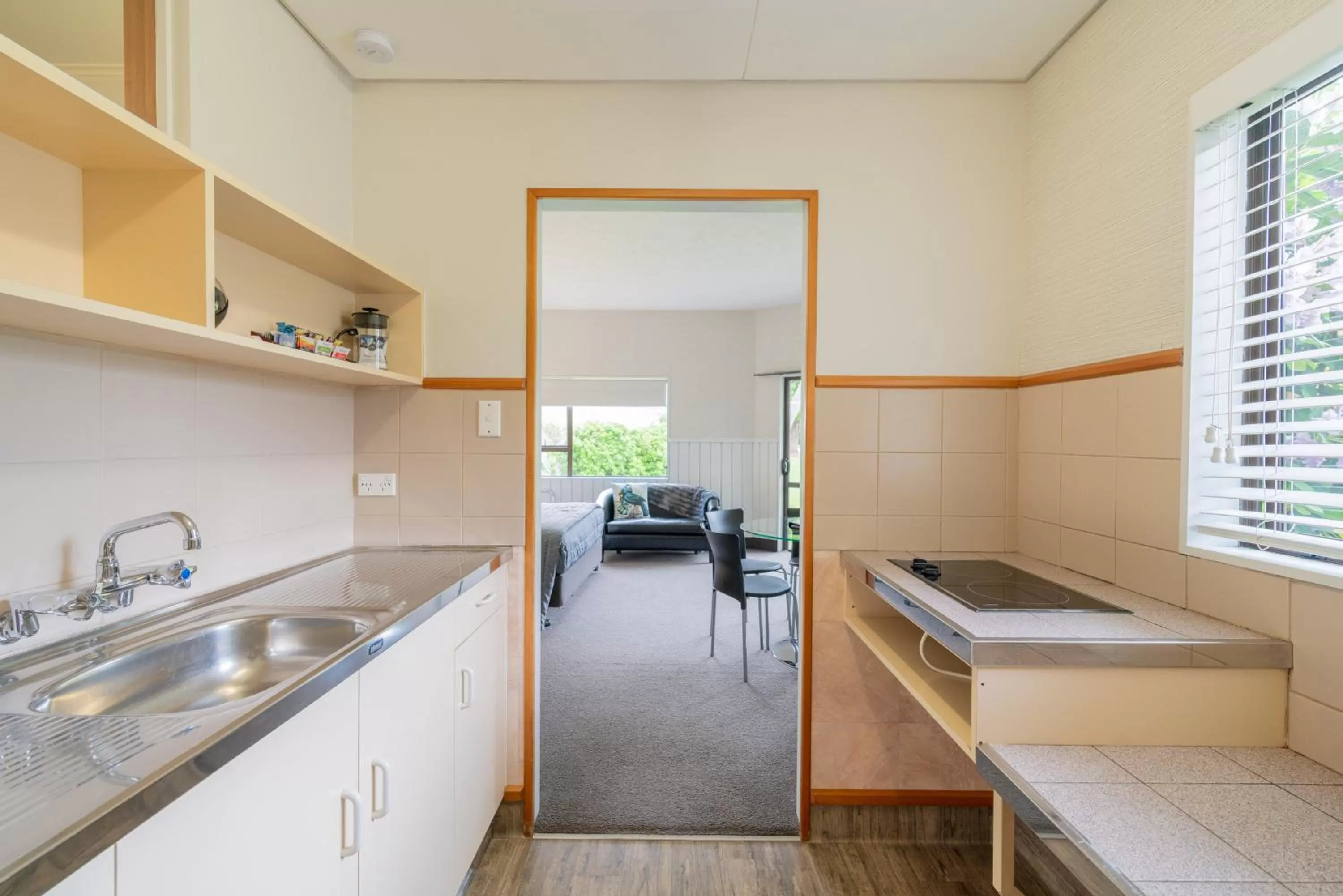 Coffee/tea facilities in ASURE Explorer Motel & Apartments