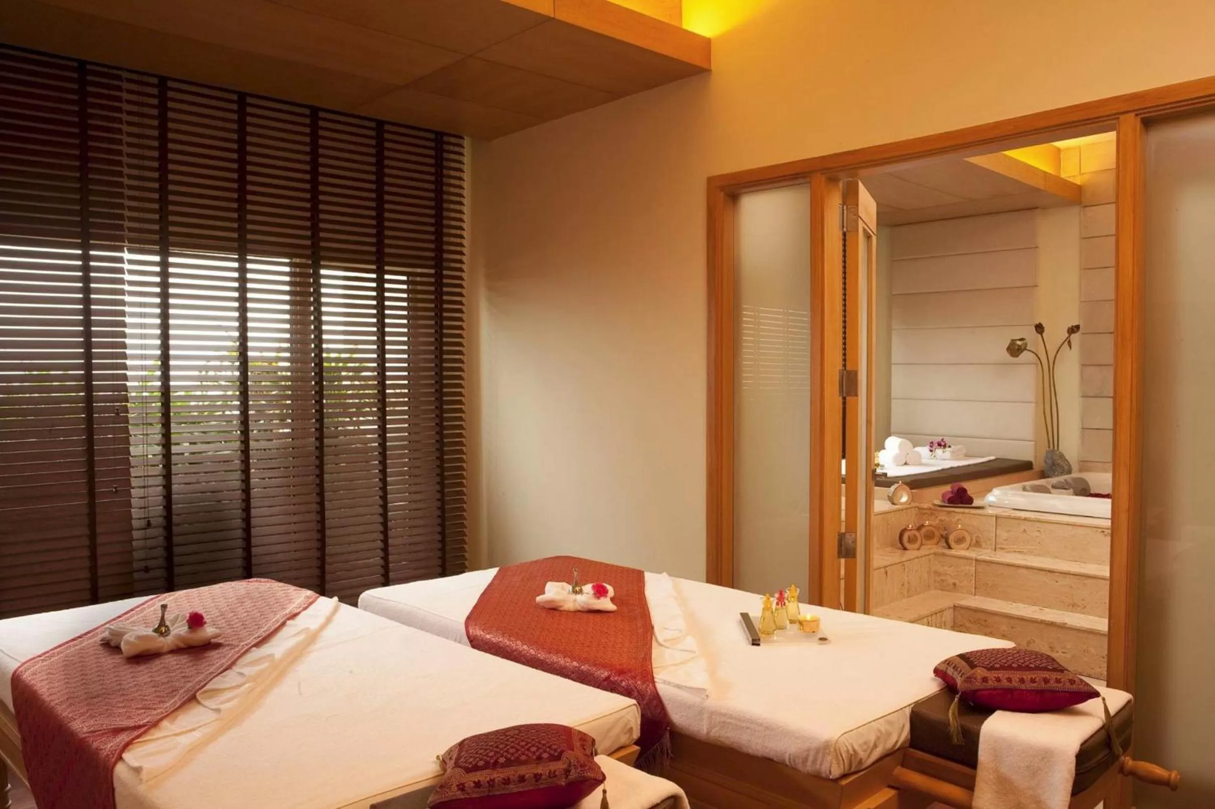 Day, Bed in Radisson Blu Hotel, Nagpur