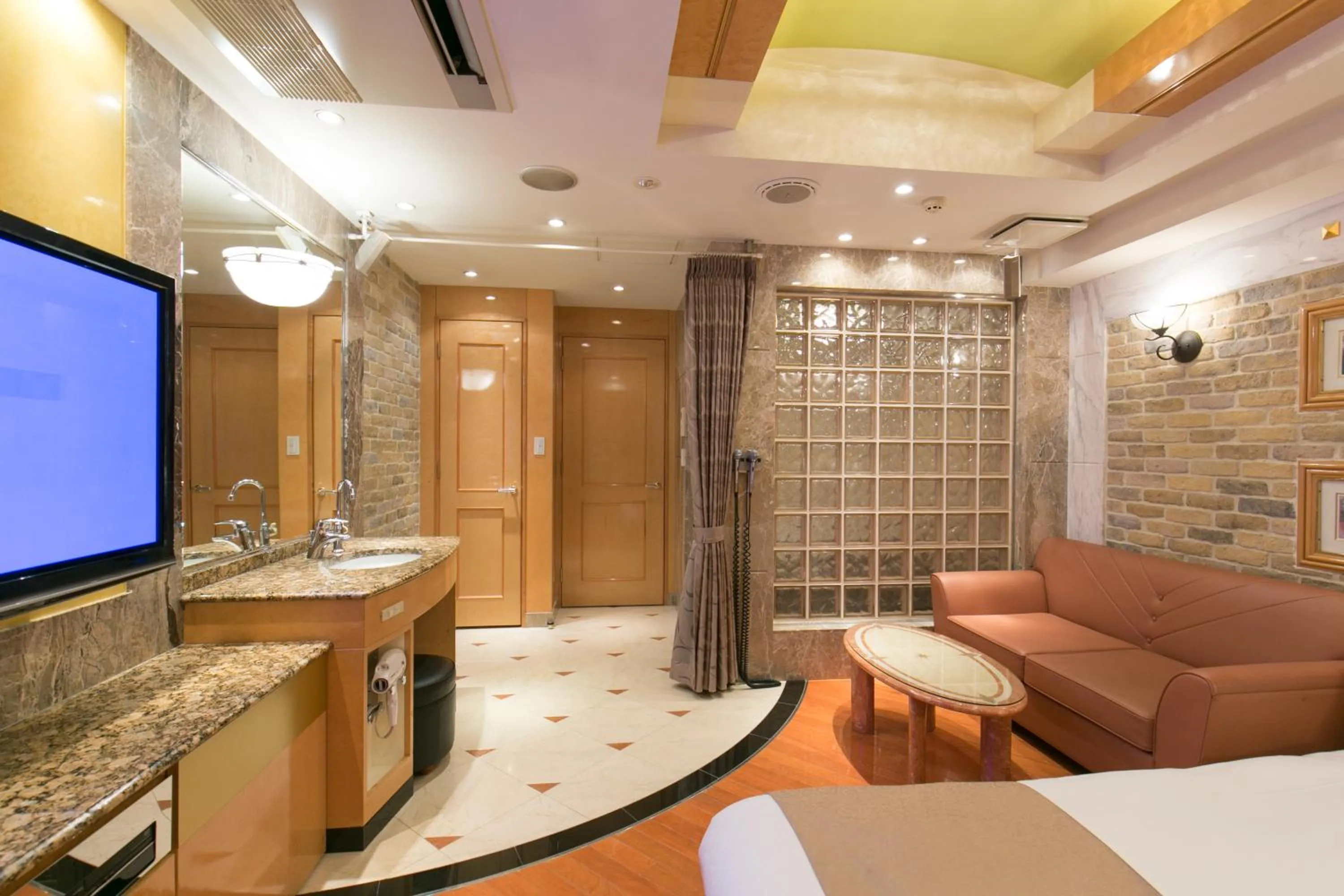 Photo of the whole room in HOTEL D-WAVE Shinjuku（Adult Only)