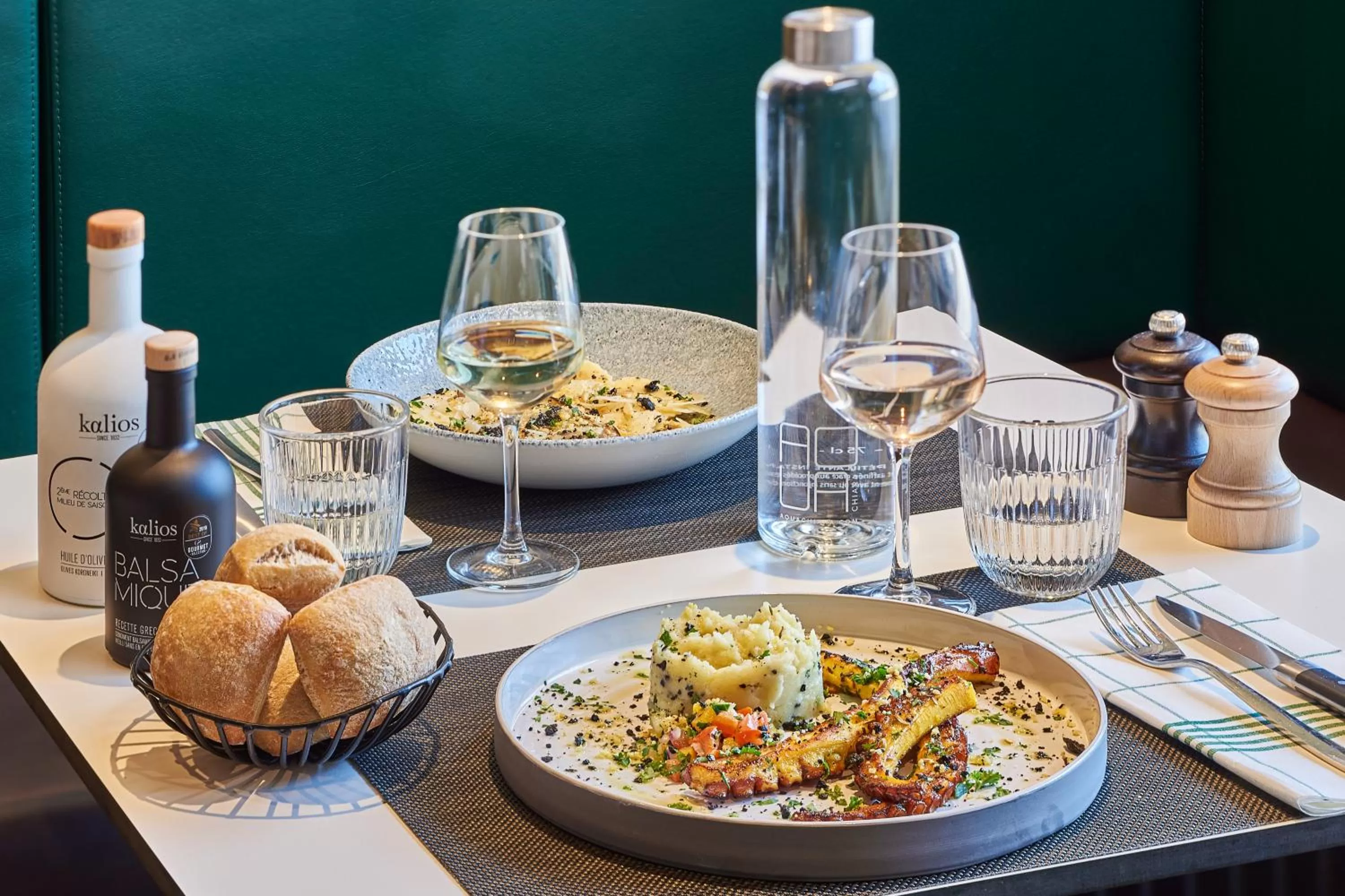 Restaurant/places to eat in Novotel Paris Gare De Lyon