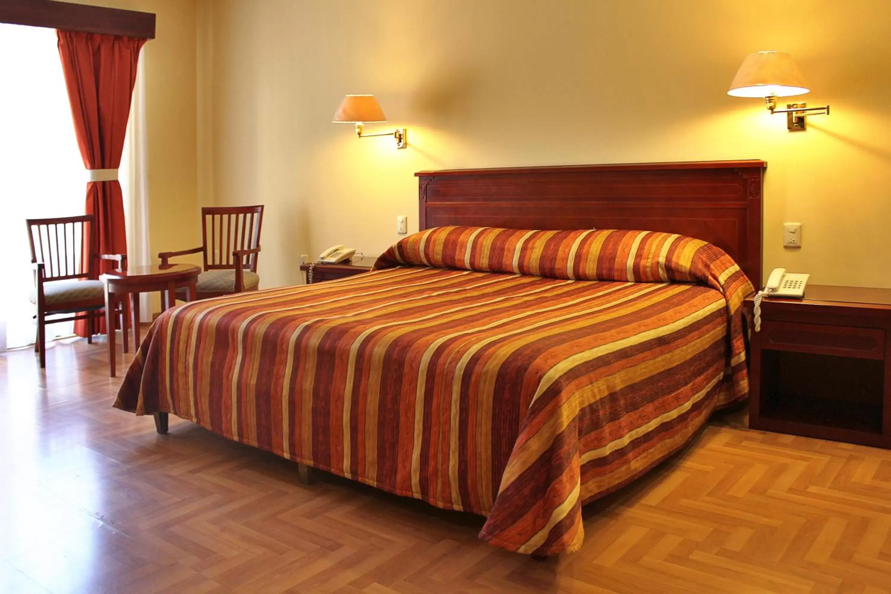 Photo of the whole room, Bed in Hotel Casa Real Tehuacan