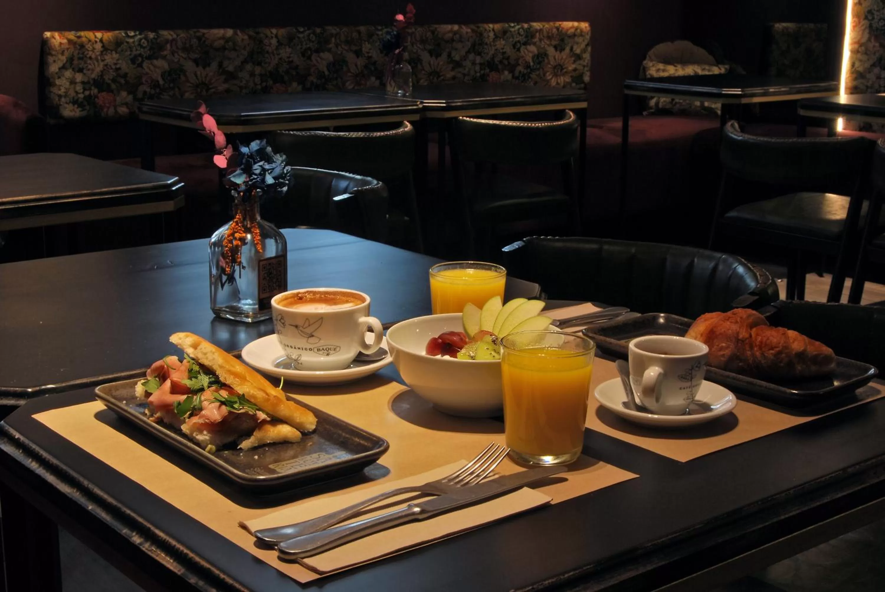 Breakfast in One Shot Luchana