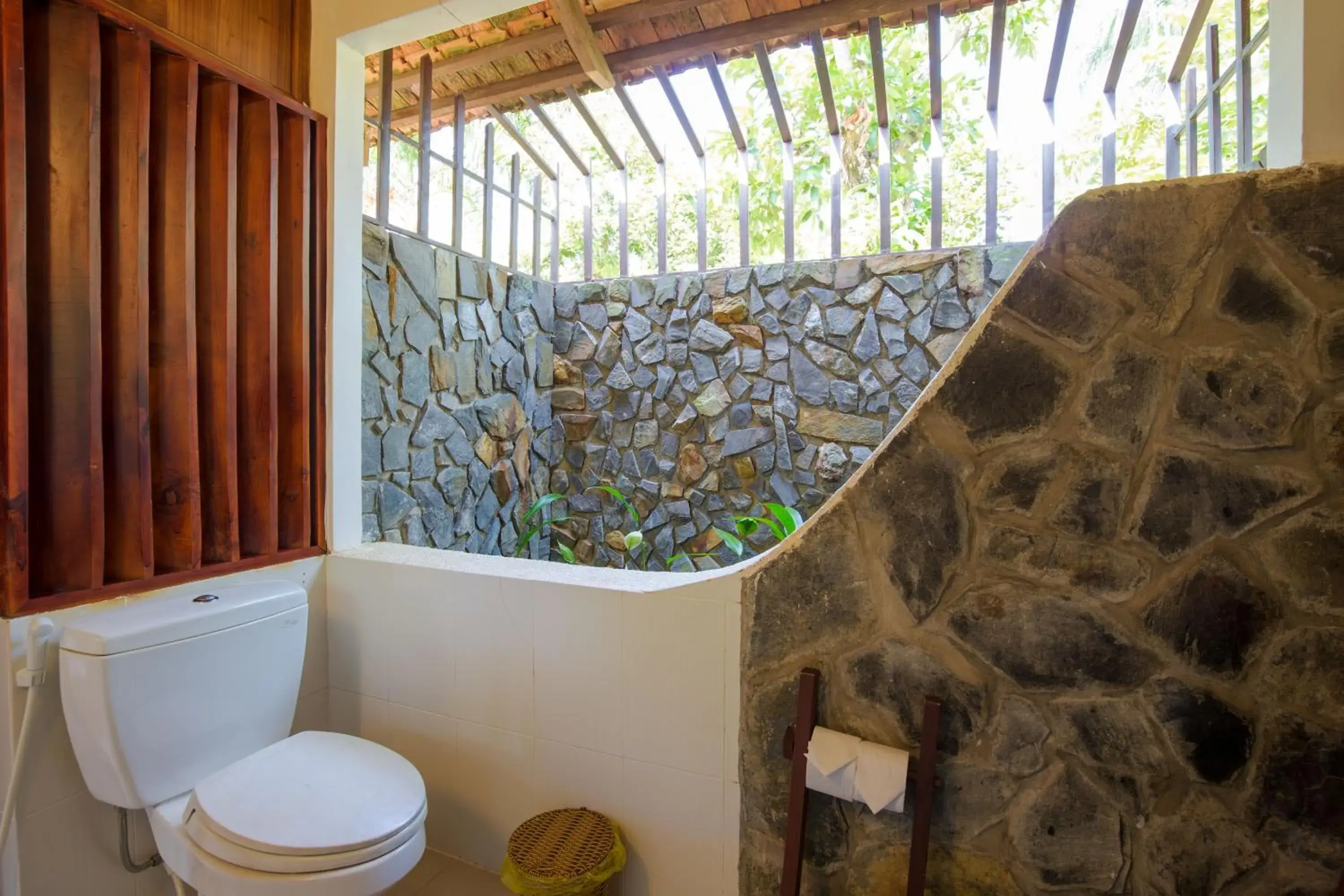 Bathroom in Thanh Kieu Beach Resort