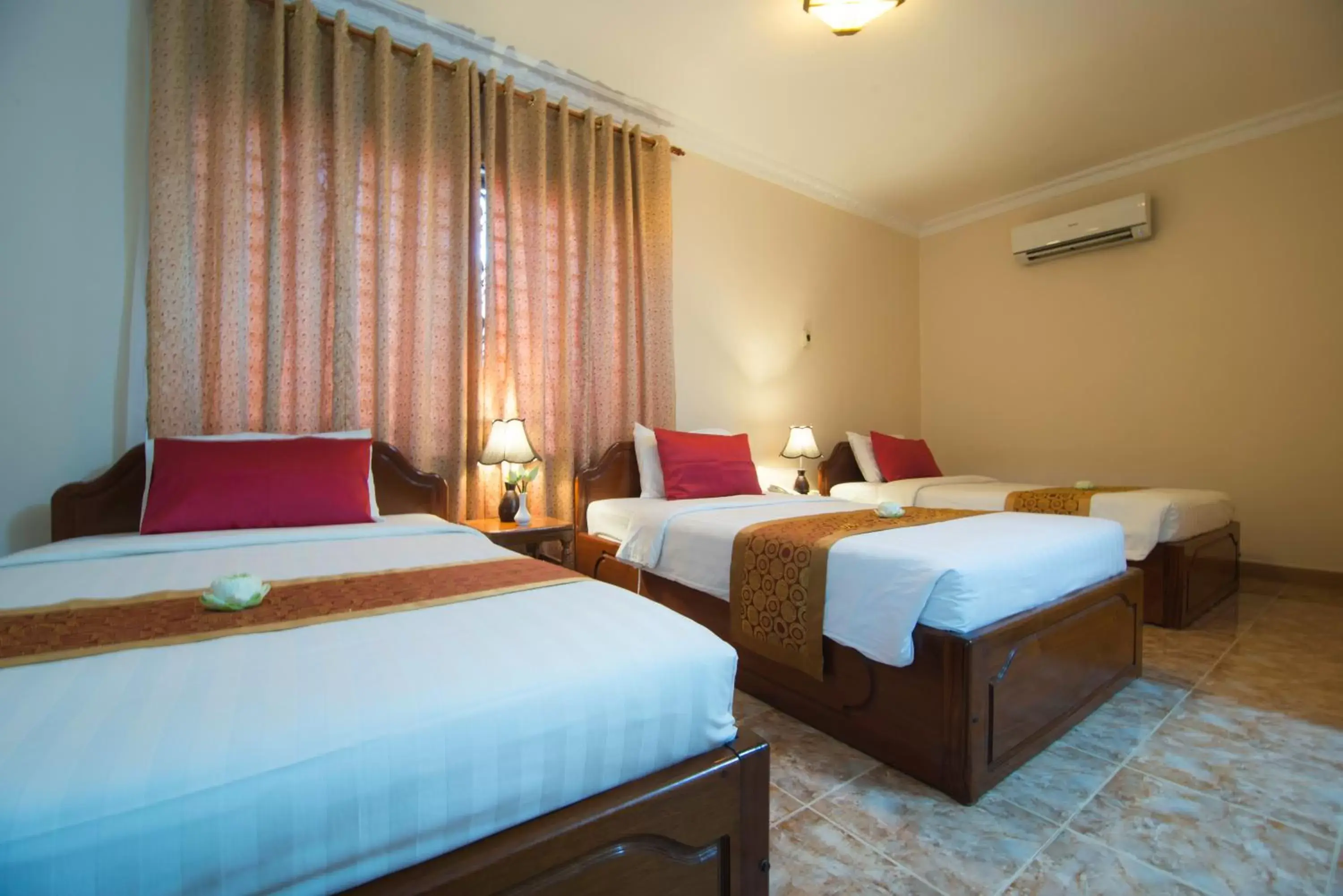 Bedroom, Bed in Reaksmey Chanreas Hotel