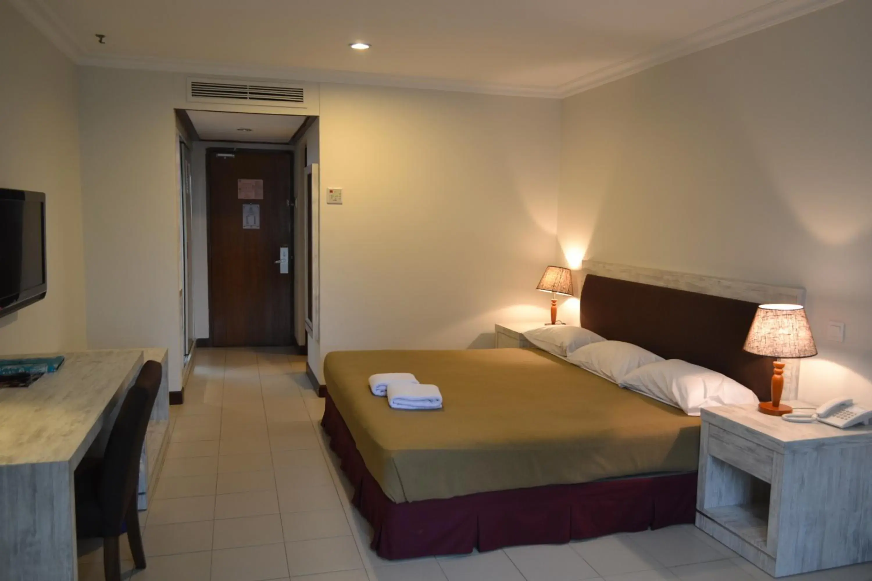 Bedroom, Bed in De Rhu Beach Resort
