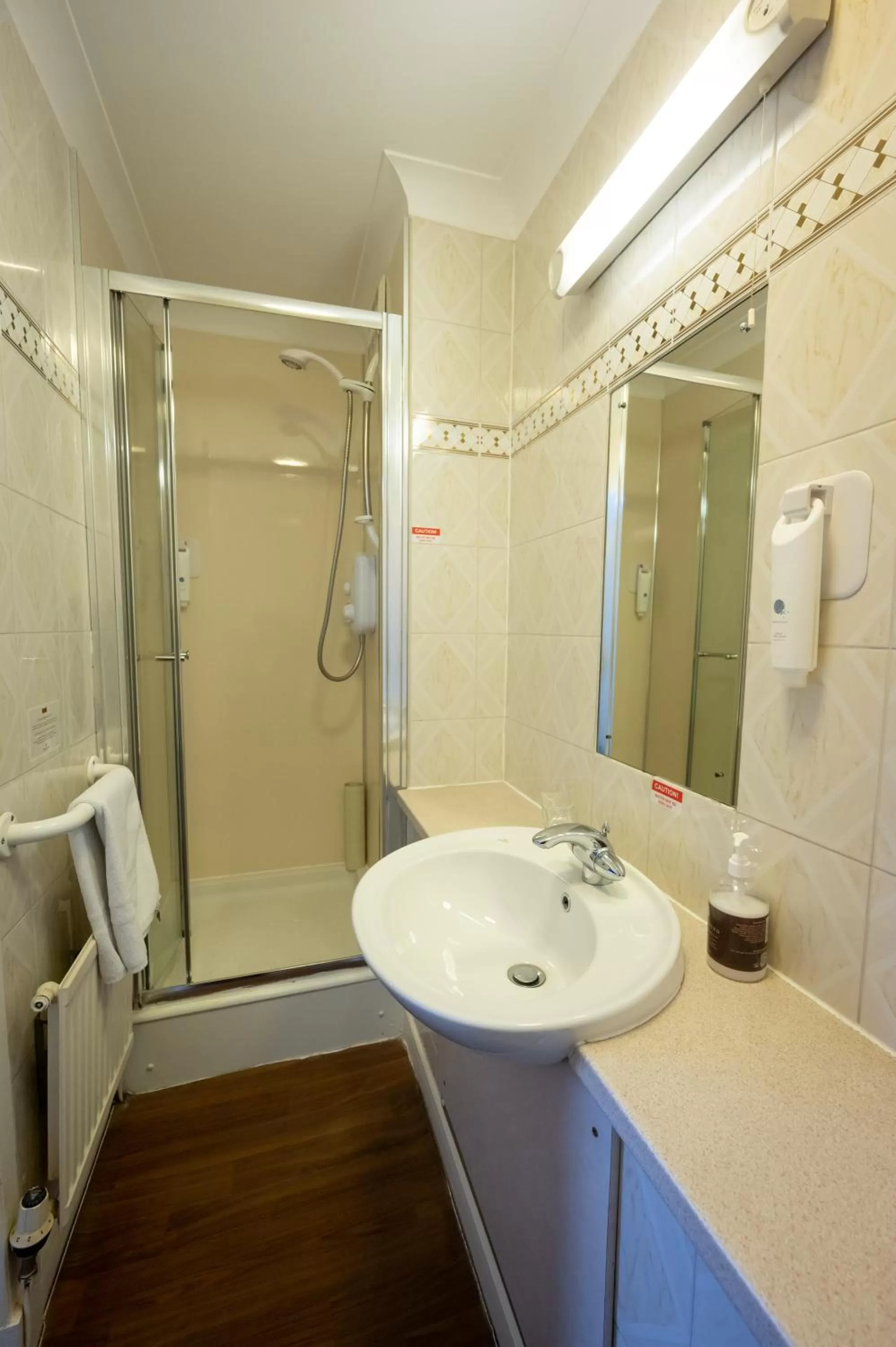 Bathroom in Edinburgh Whisky House Hotel