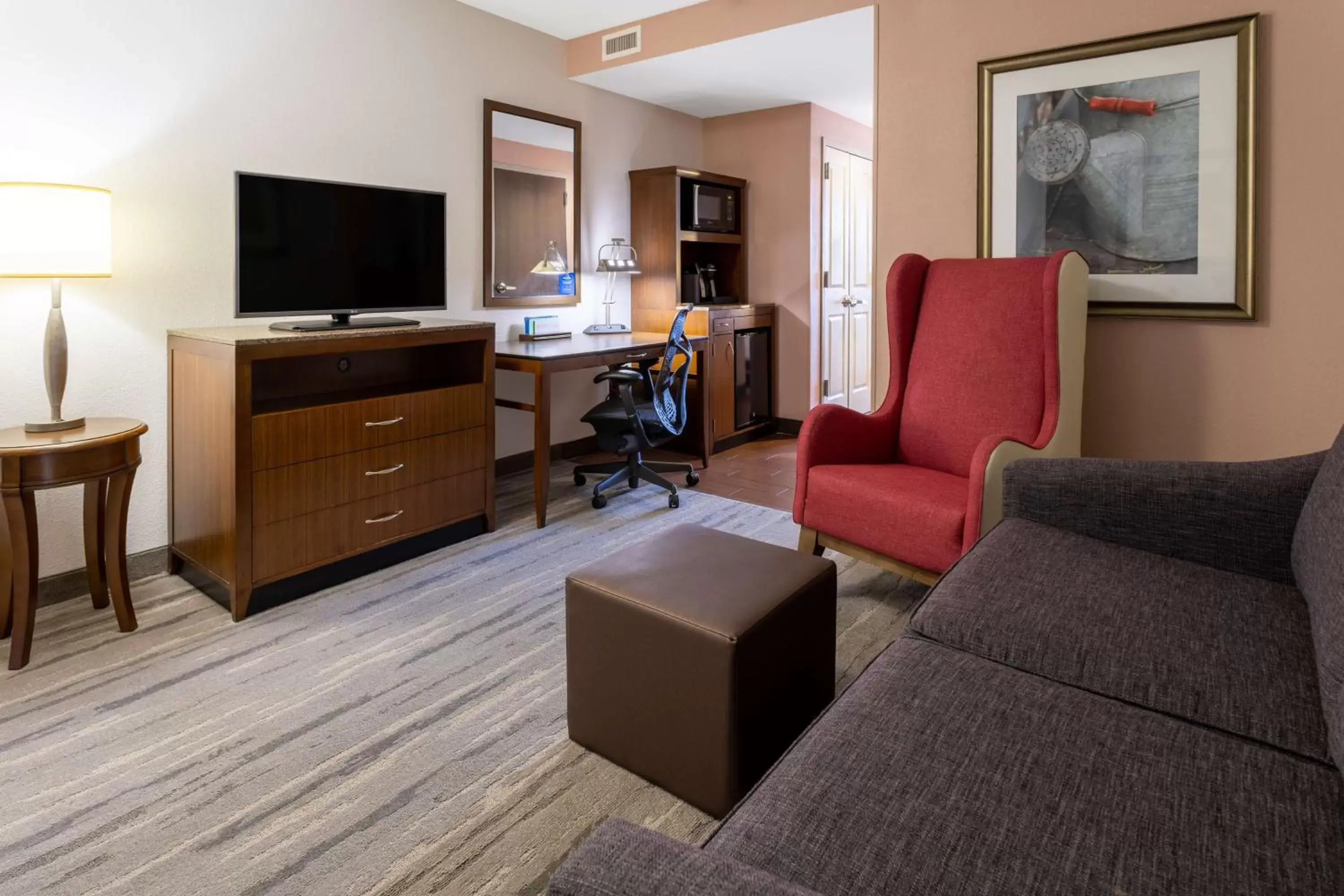 Bedroom, Seating Area in Hilton Garden Inn Roanoke
