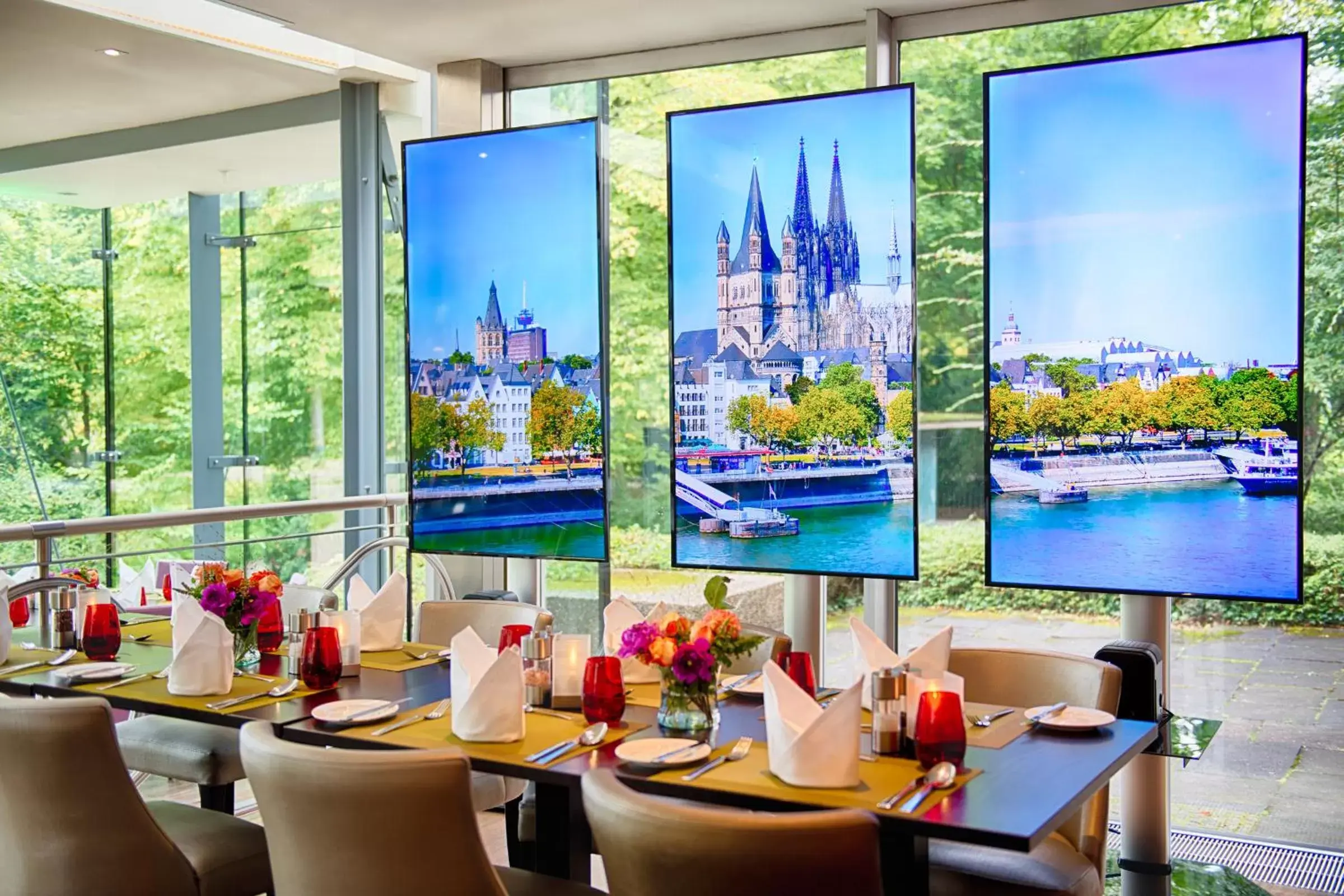 Restaurant/Places to Eat in Leonardo Royal Hotel Köln - Am Stadtwald