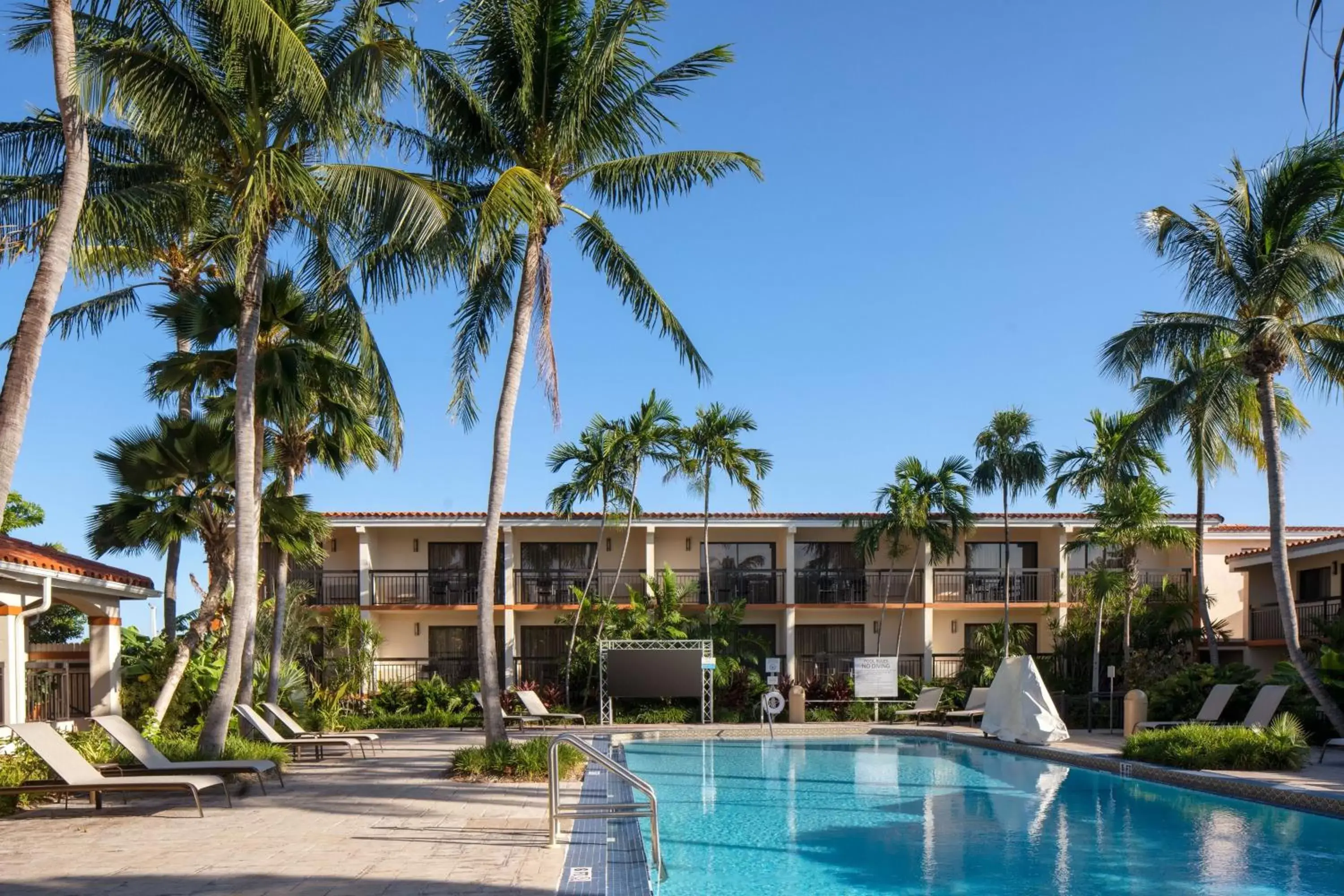 Swimming Pool in Courtyard by Marriott Key West Waterfront