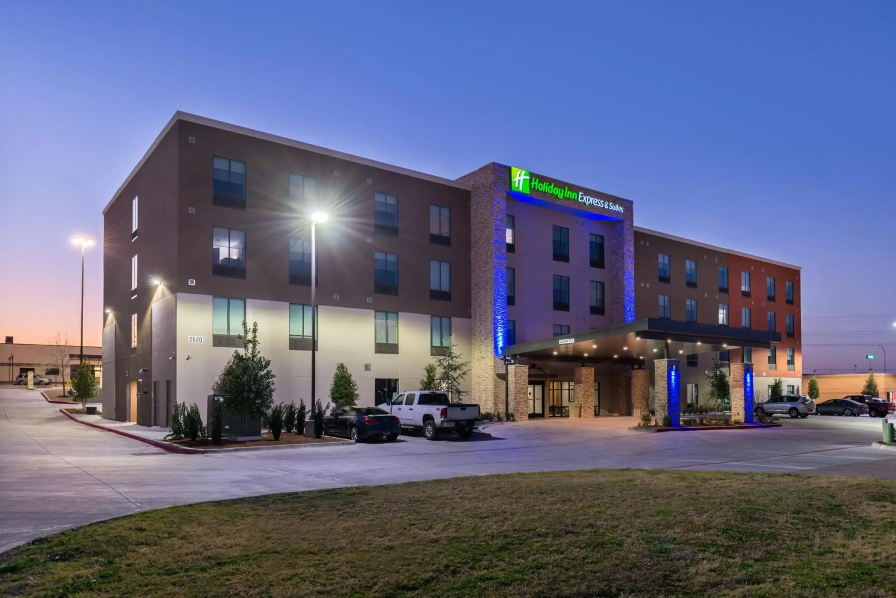 Property Building in Holiday Inn Express Fort Worth West, an IHG Hotel