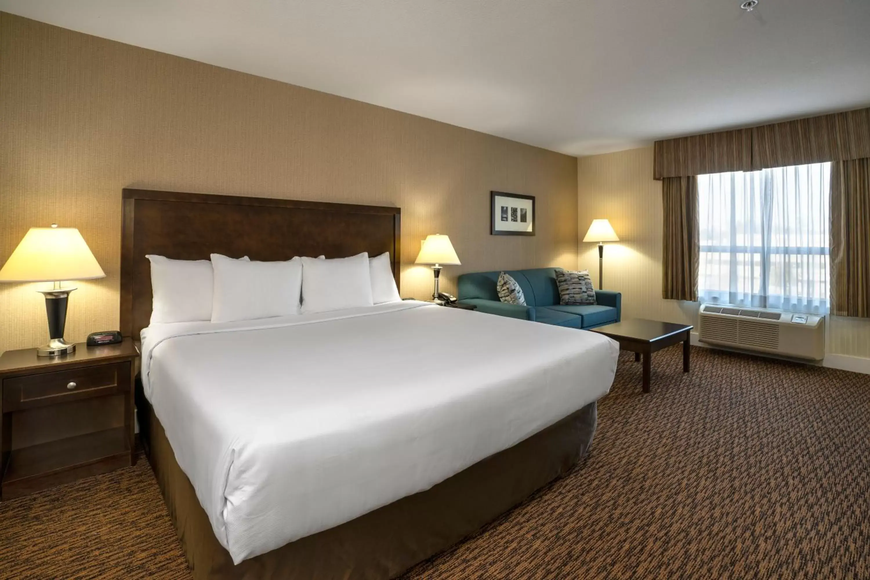 Bed in Comfort Inn & Suites Surrey