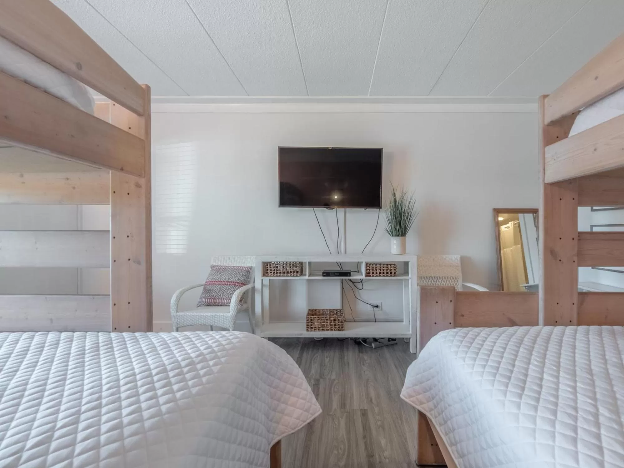 Property building, TV/Entertainment Center in The Waterway Pet Friendly by Carolina Retreats