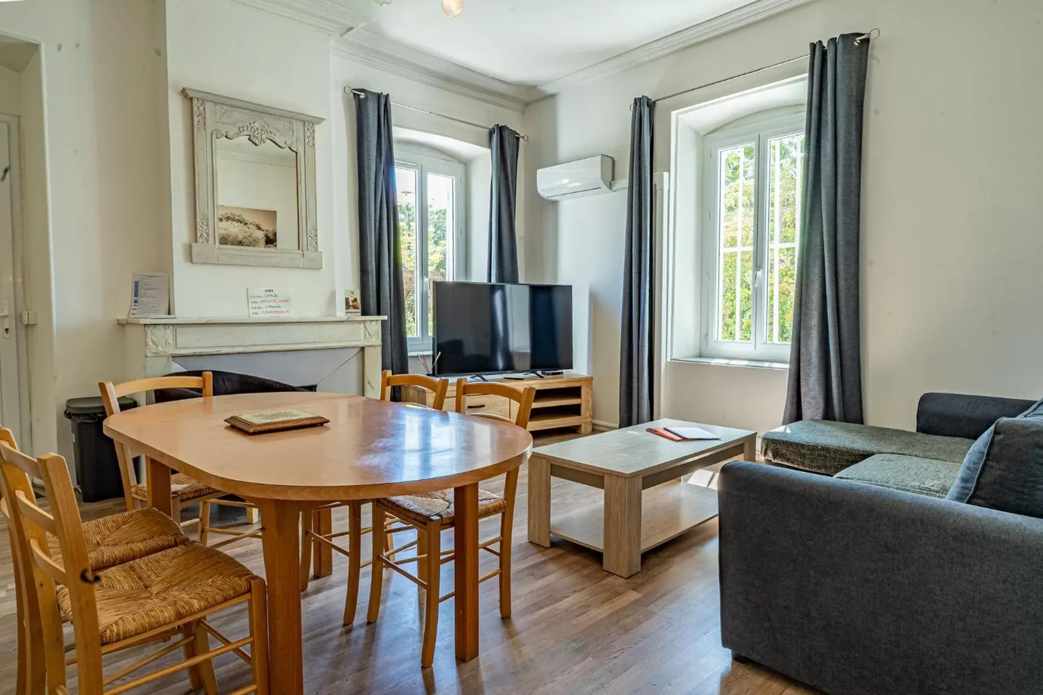 Property building, Seating Area in Domaine de l'Aufrene